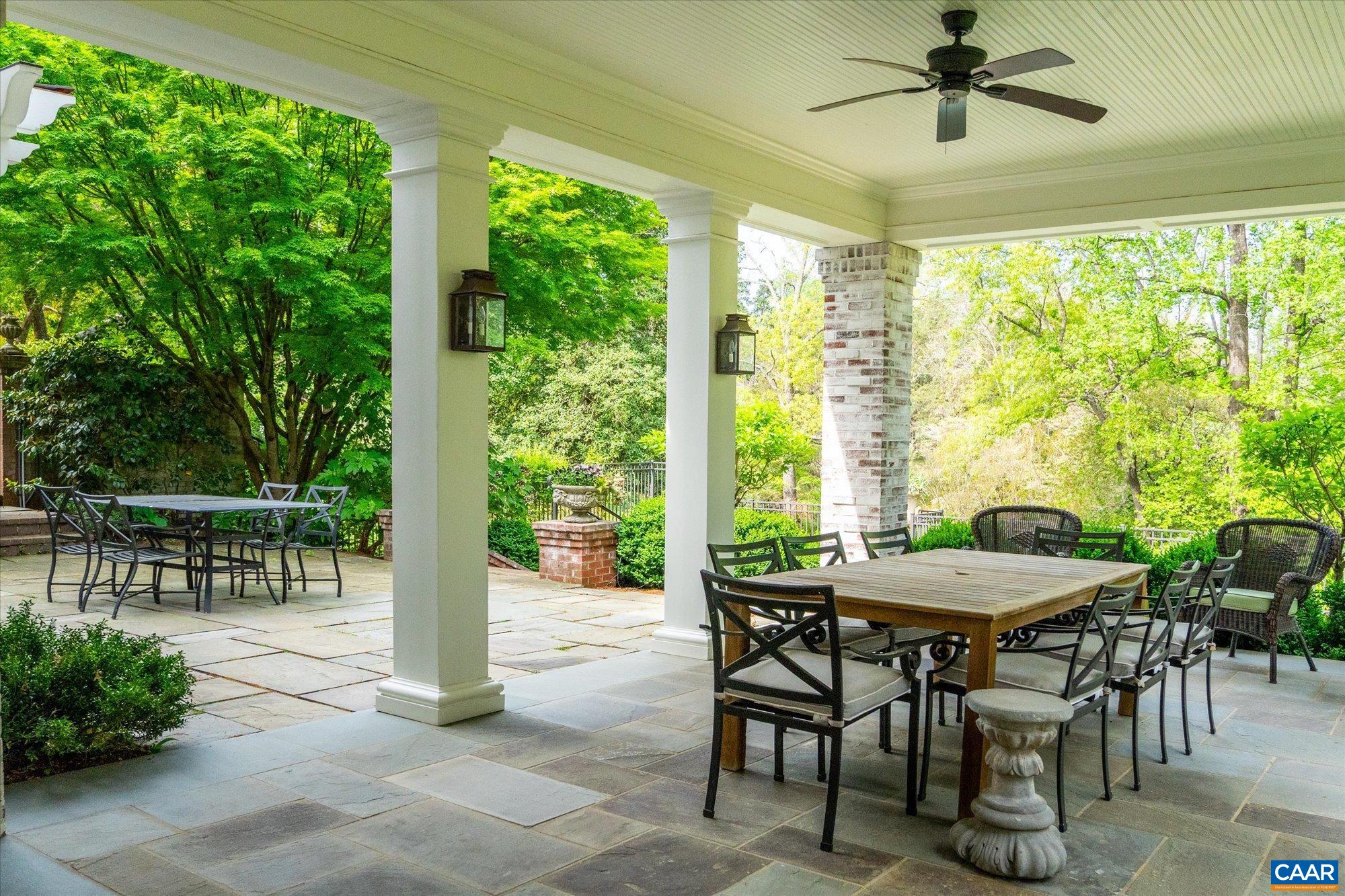 325 FARMINGTON DR