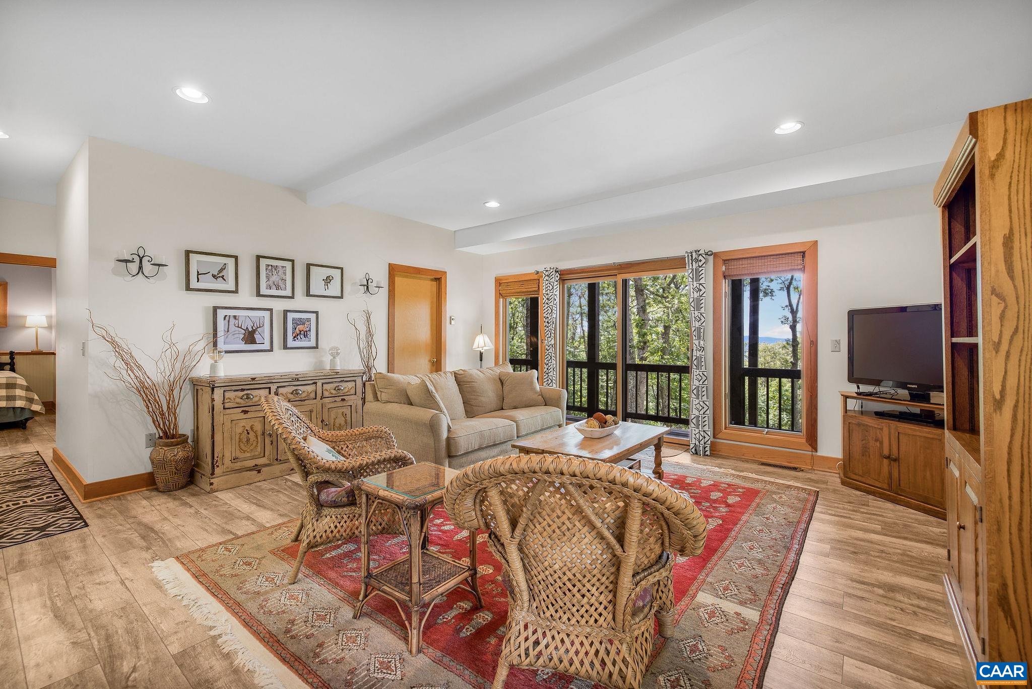 76 CRAB ORCHARD LN
