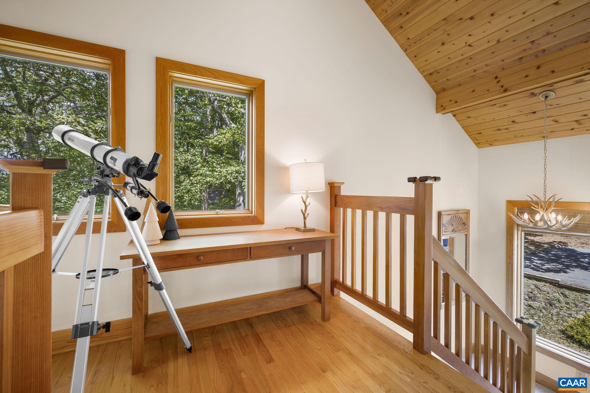 76 CRAB ORCHARD LN