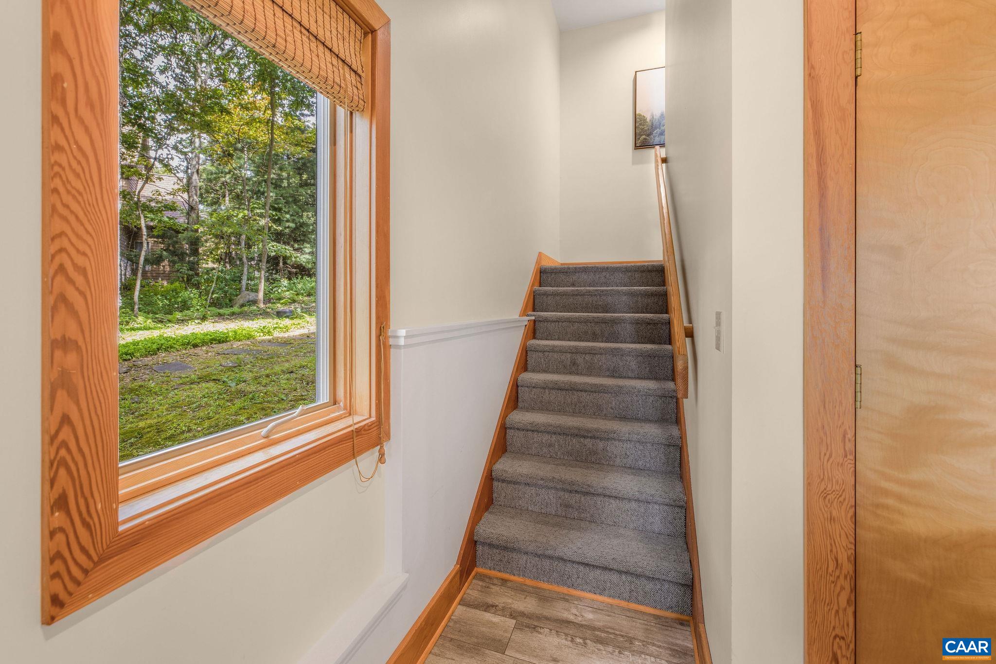 76 CRAB ORCHARD LN