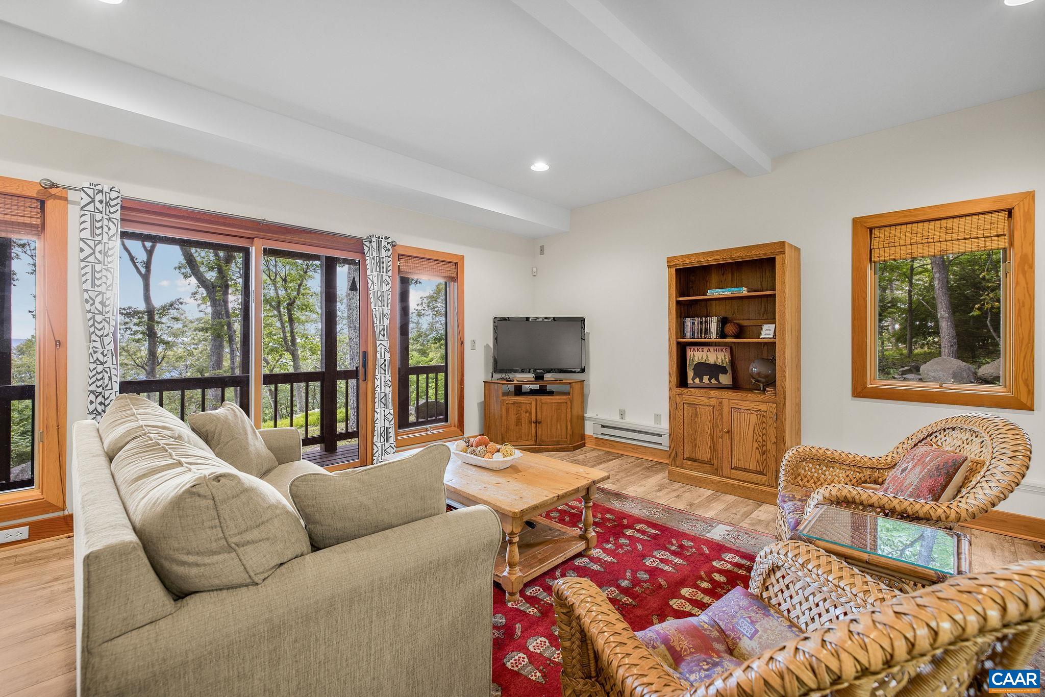 76 CRAB ORCHARD LN