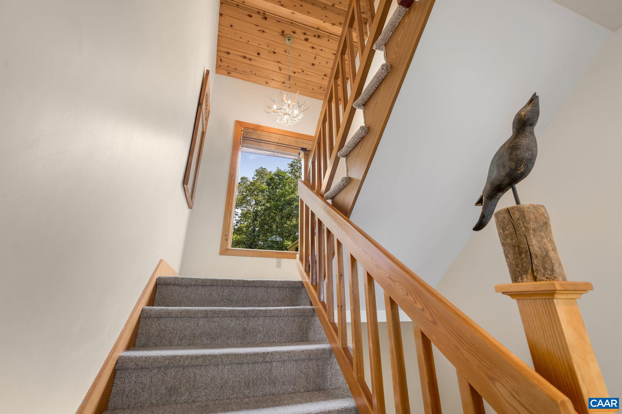 76 CRAB ORCHARD LN
