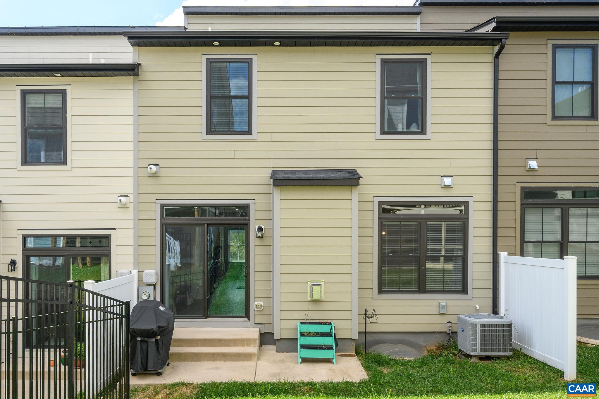 1856 MARIETTA DR