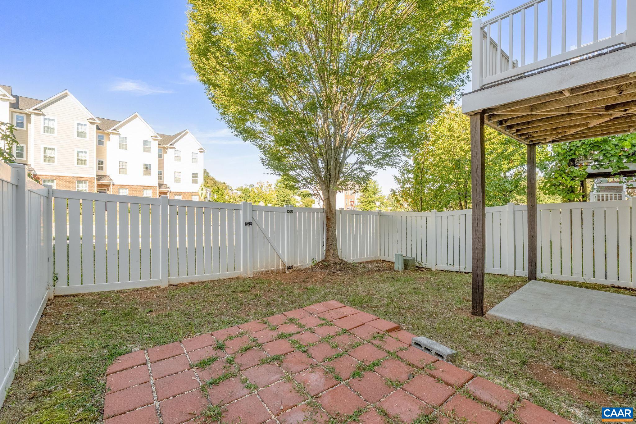 2161 SARANAC CT