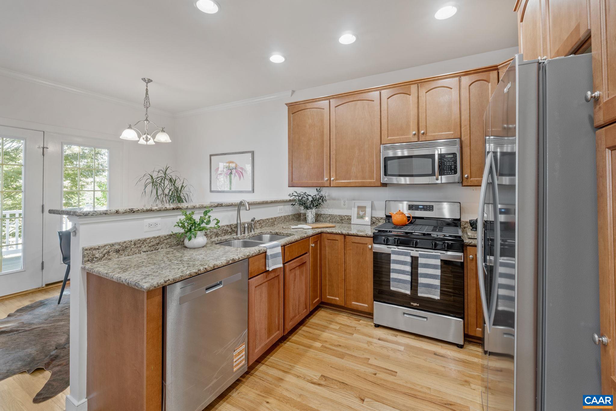 2161 SARANAC CT