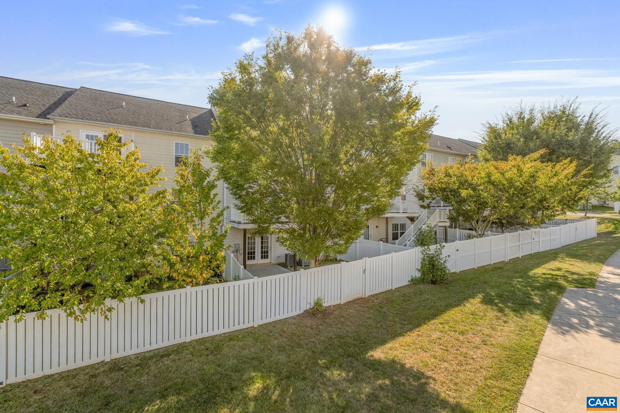 2161 SARANAC CT