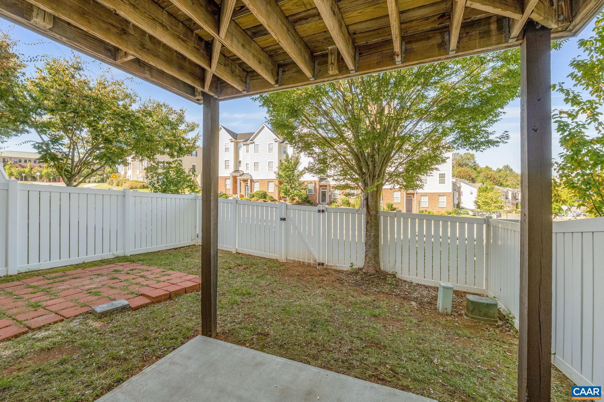 2161 SARANAC CT