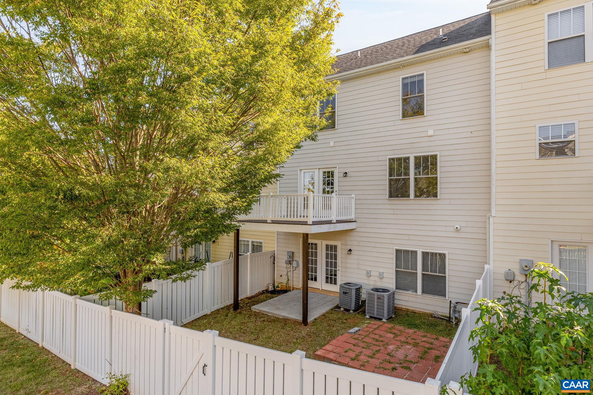 2161 SARANAC CT