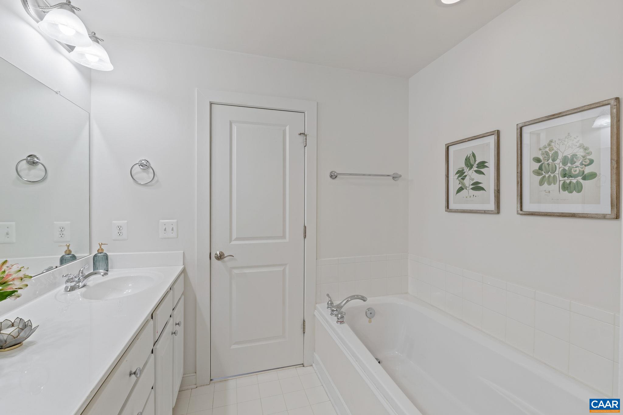 2161 SARANAC CT