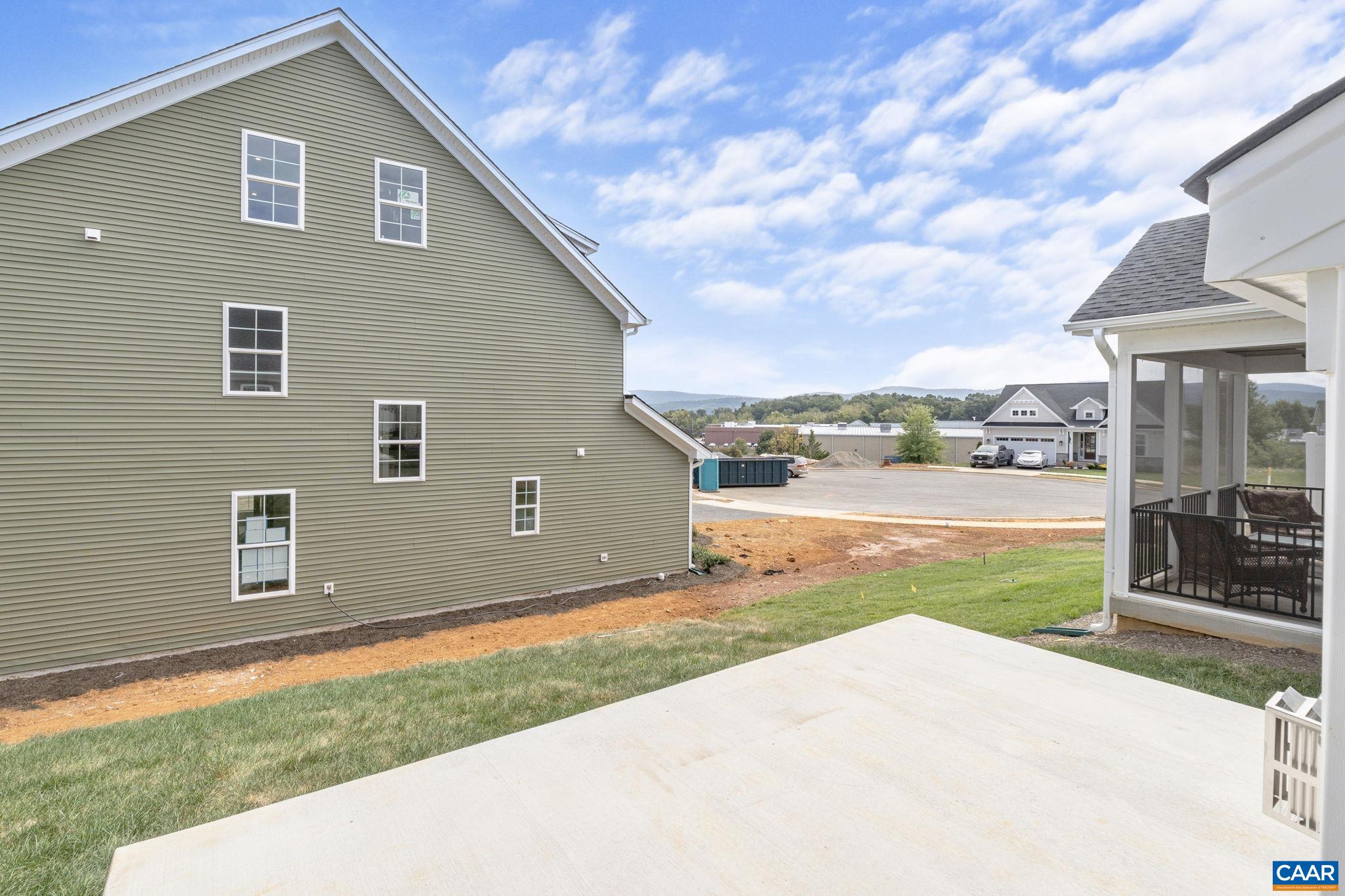 208 SUNBIRD LN