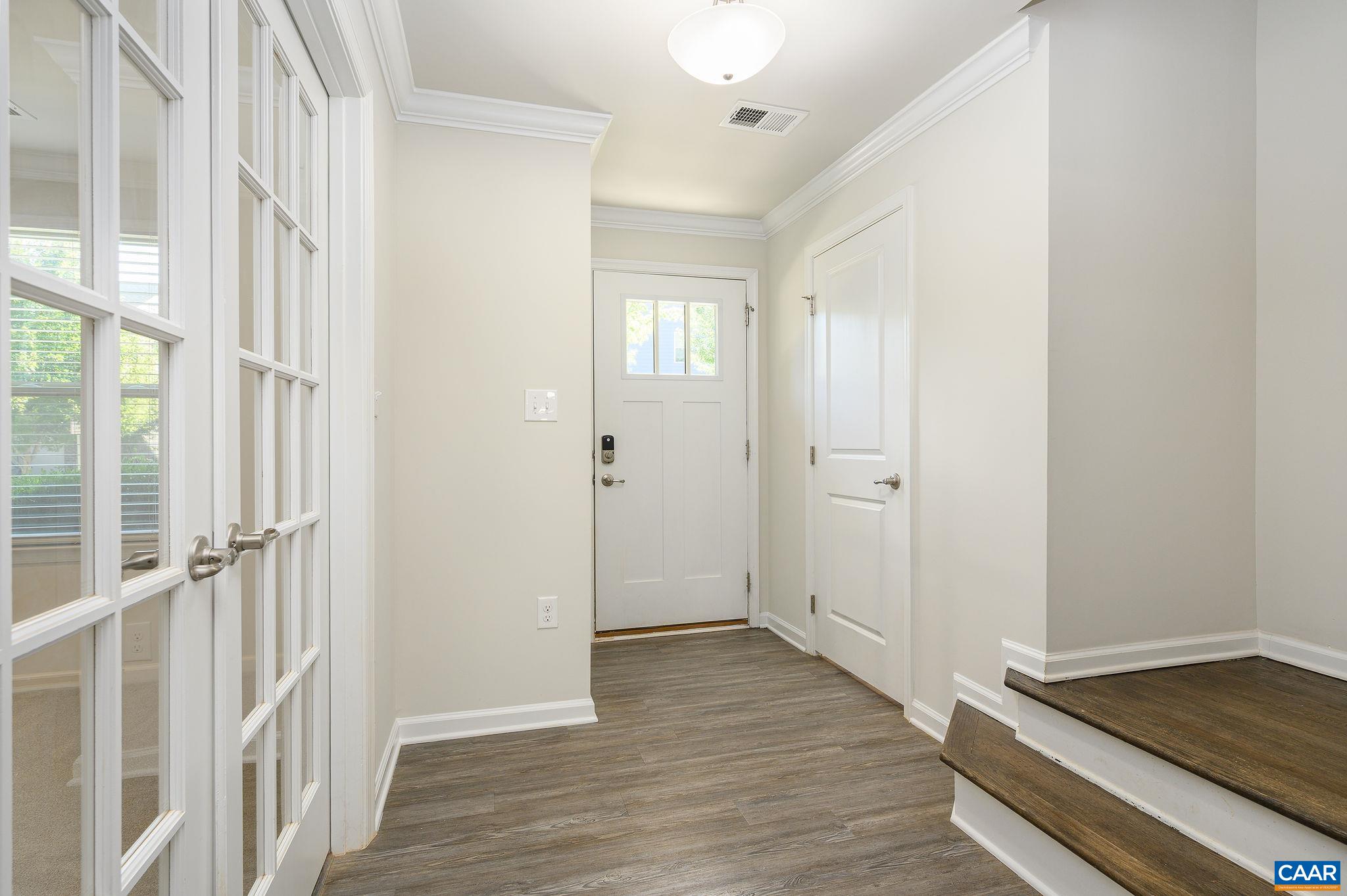 1912 GLISSADE LN