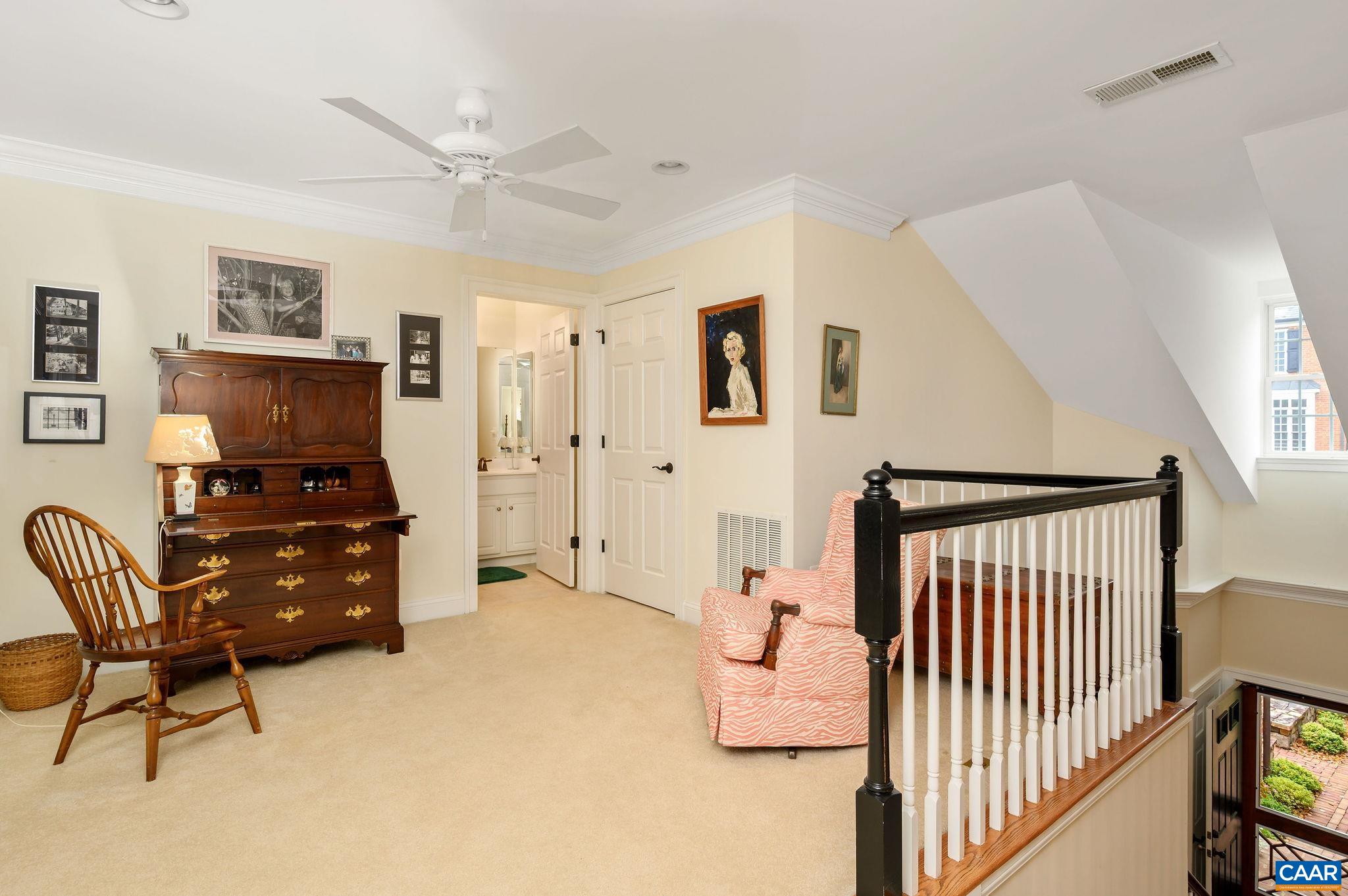643 EIGHT WOODS LN