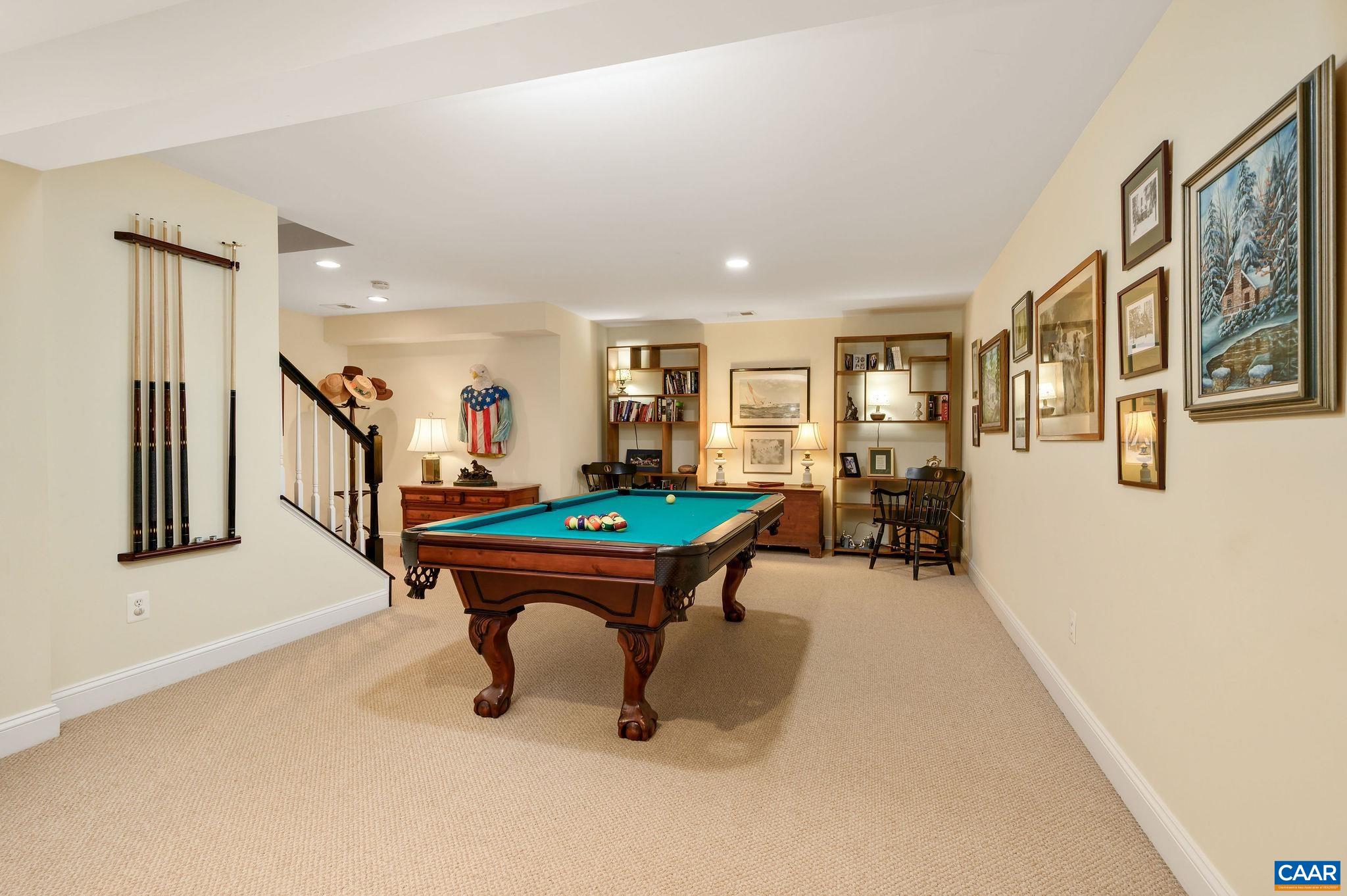 643 EIGHT WOODS LN