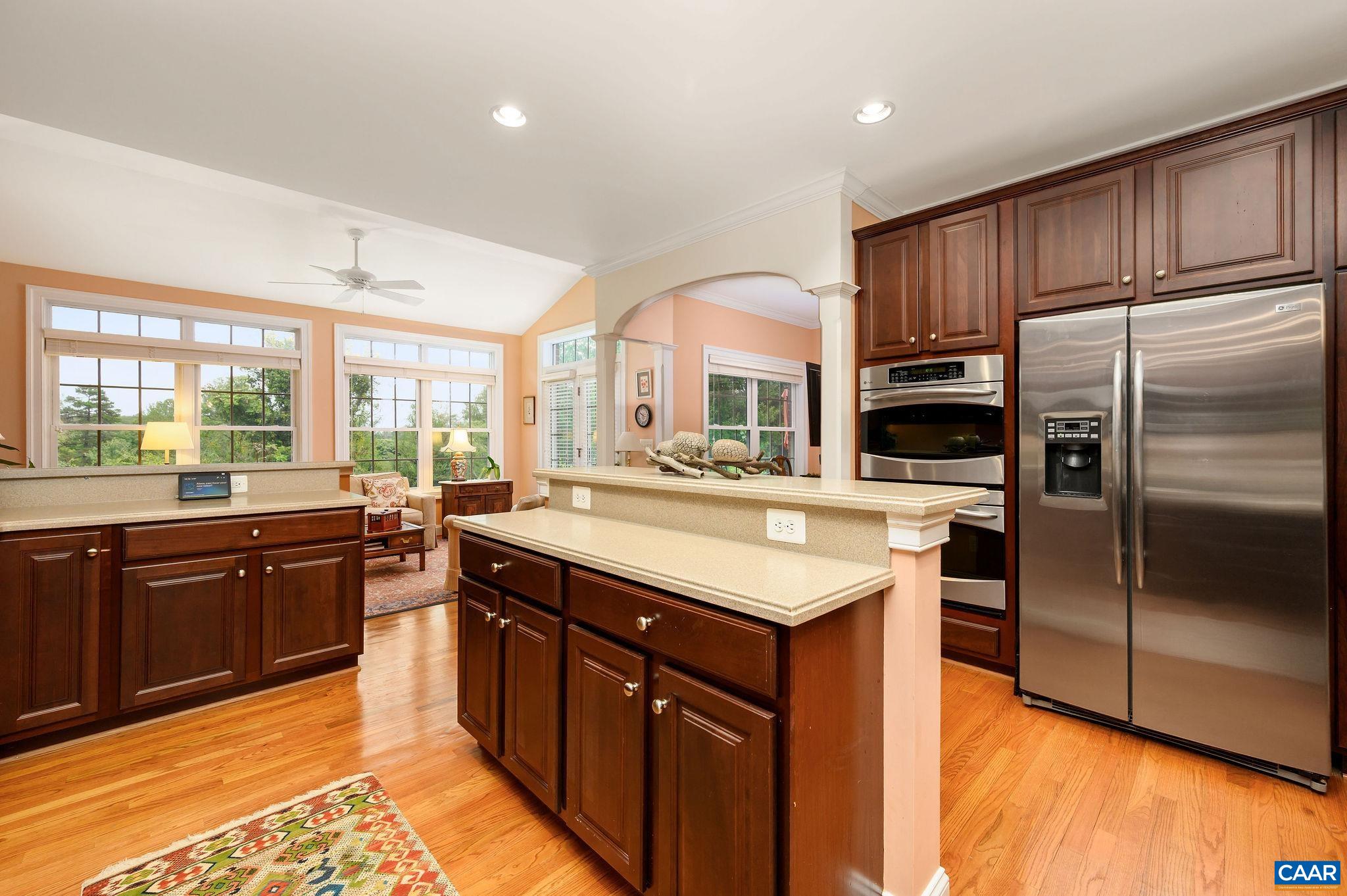 643 EIGHT WOODS LN