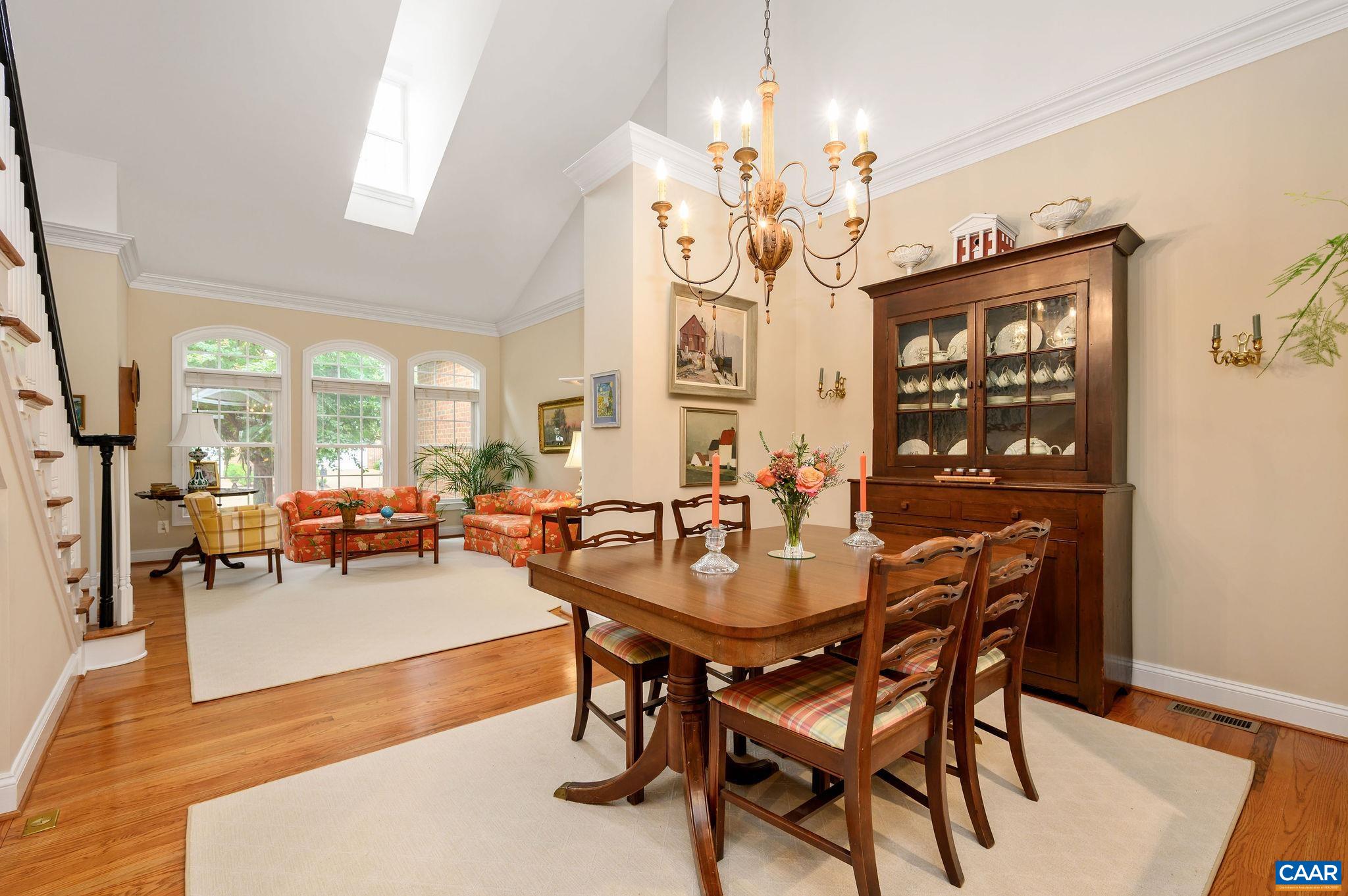 643 EIGHT WOODS LN