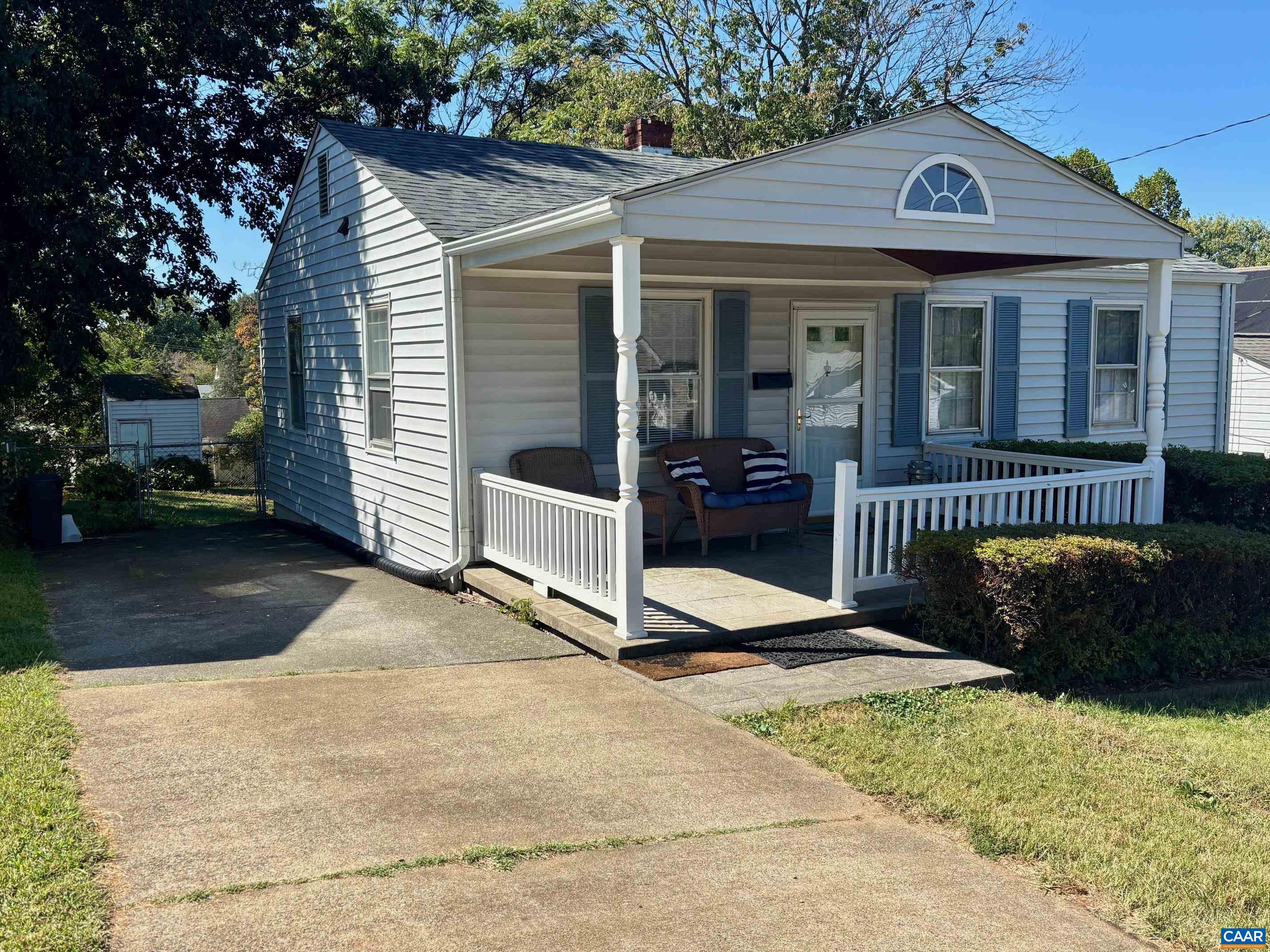 912 ELLIOTT AVE
