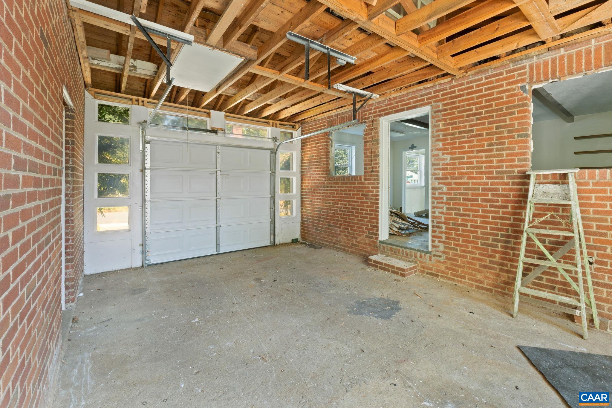 303 ALDERMAN RD