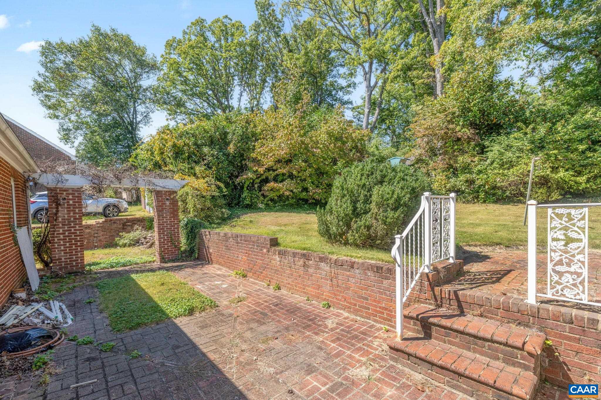 303 ALDERMAN RD