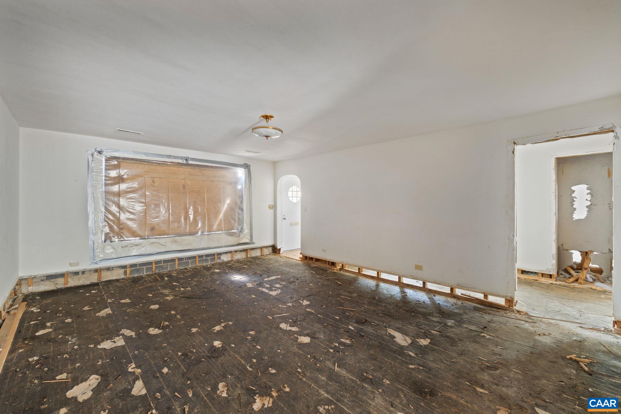 303 ALDERMAN RD