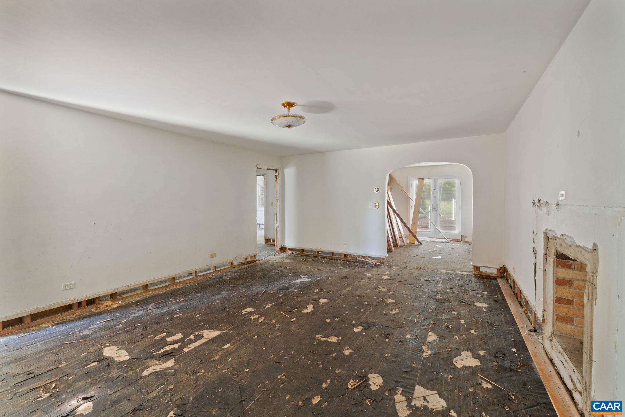 303 ALDERMAN RD