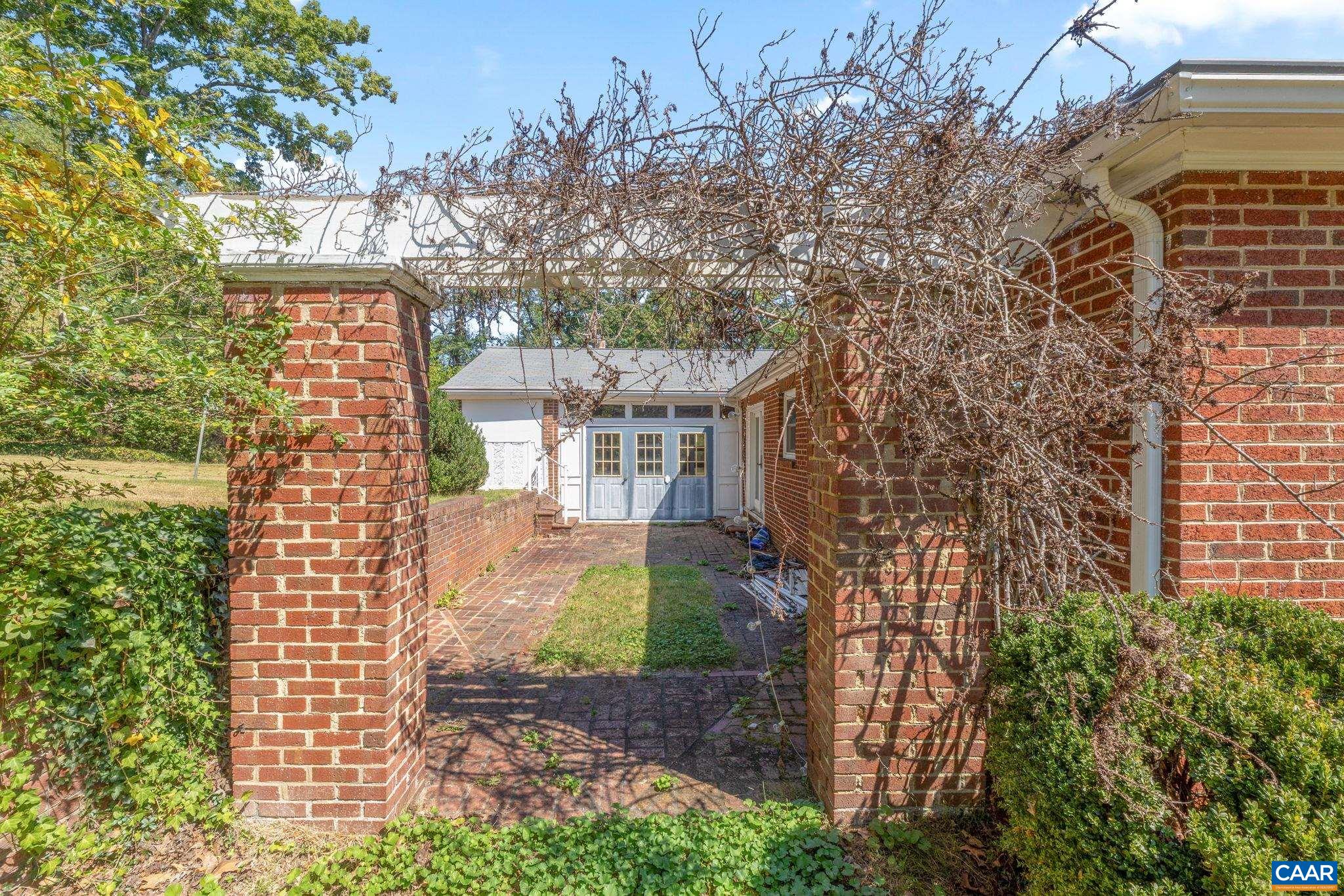 303 ALDERMAN RD