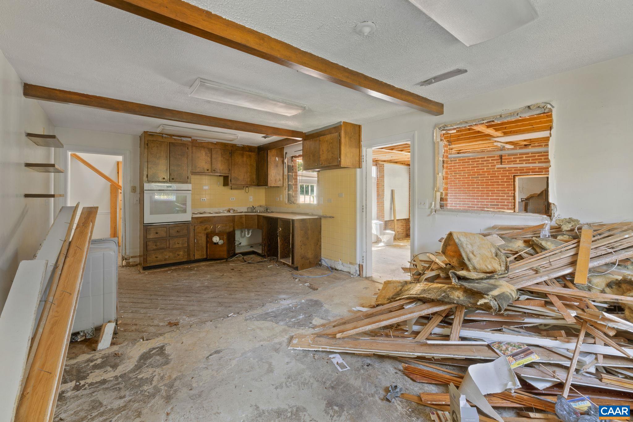 303 ALDERMAN RD