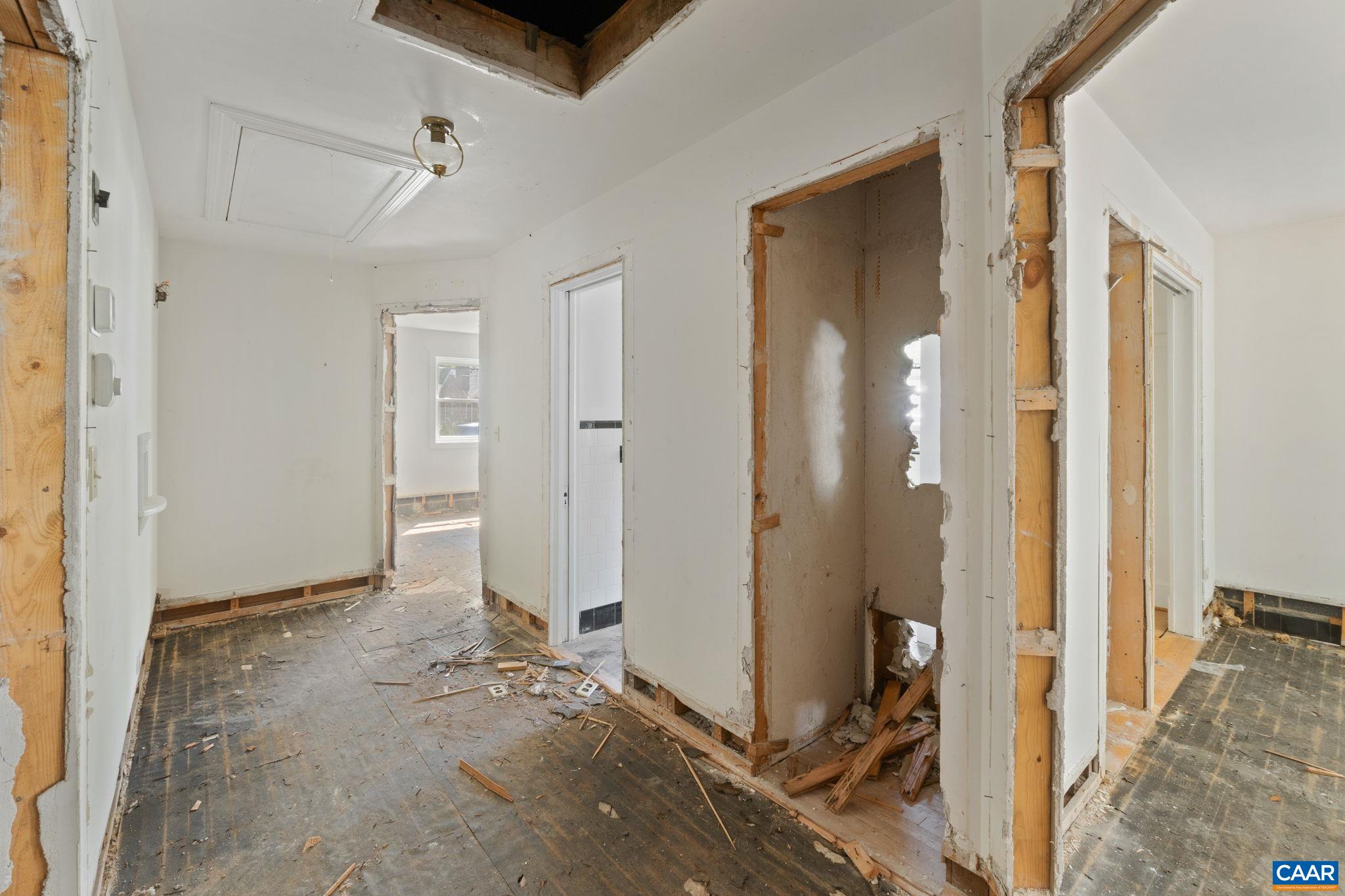 303 ALDERMAN RD