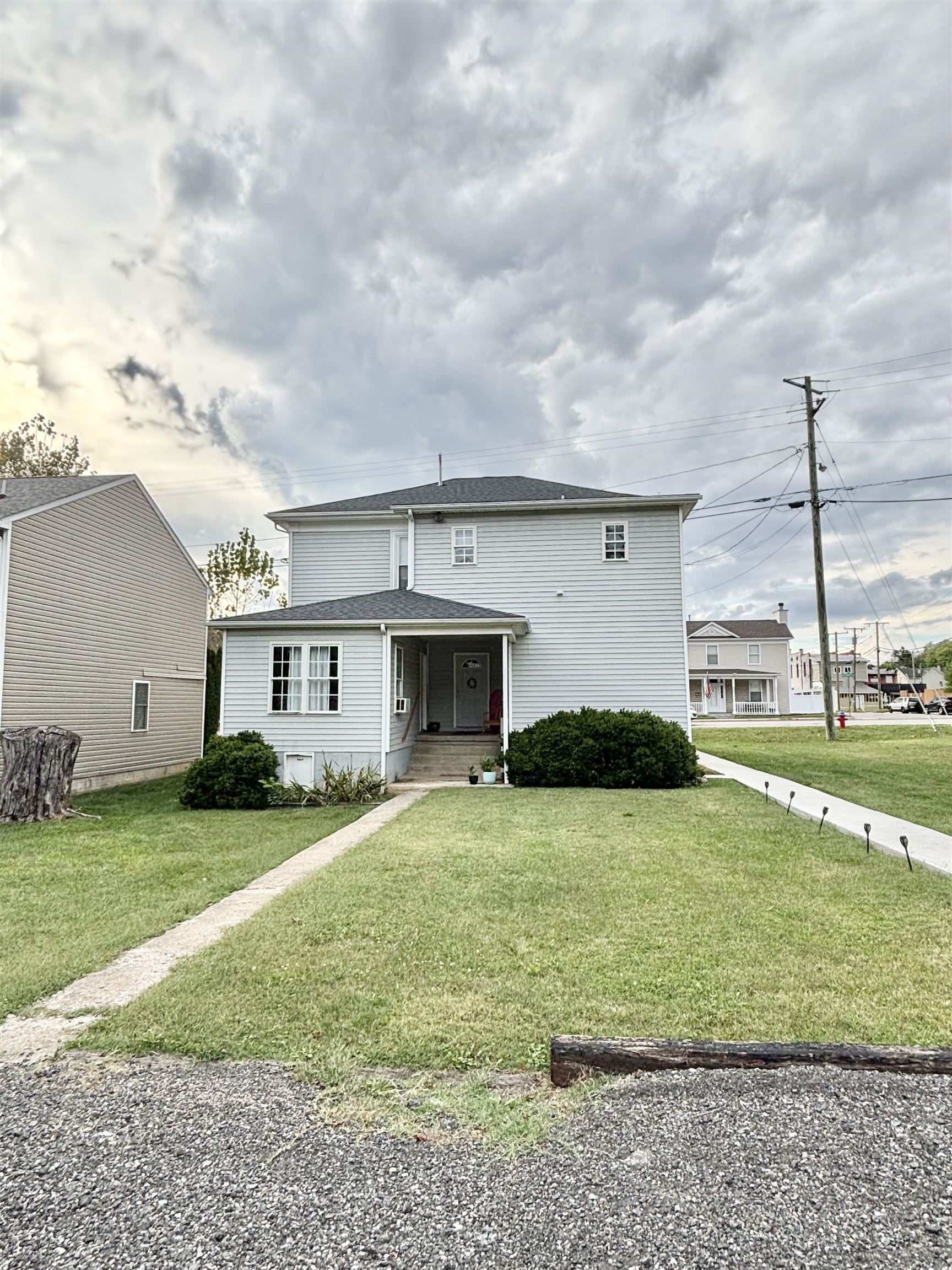 268 N DELPHINE AVE