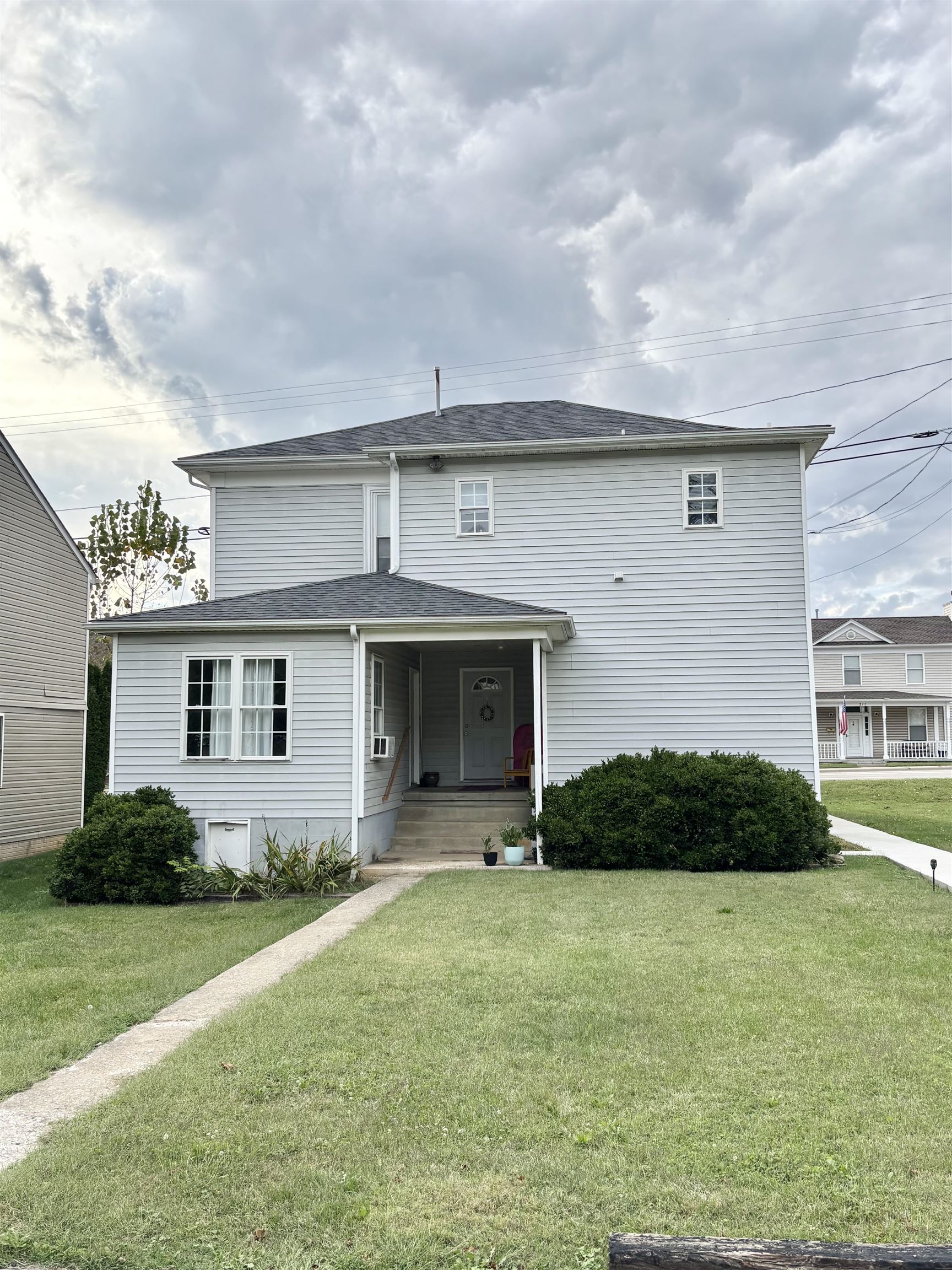 268 N DELPHINE AVE