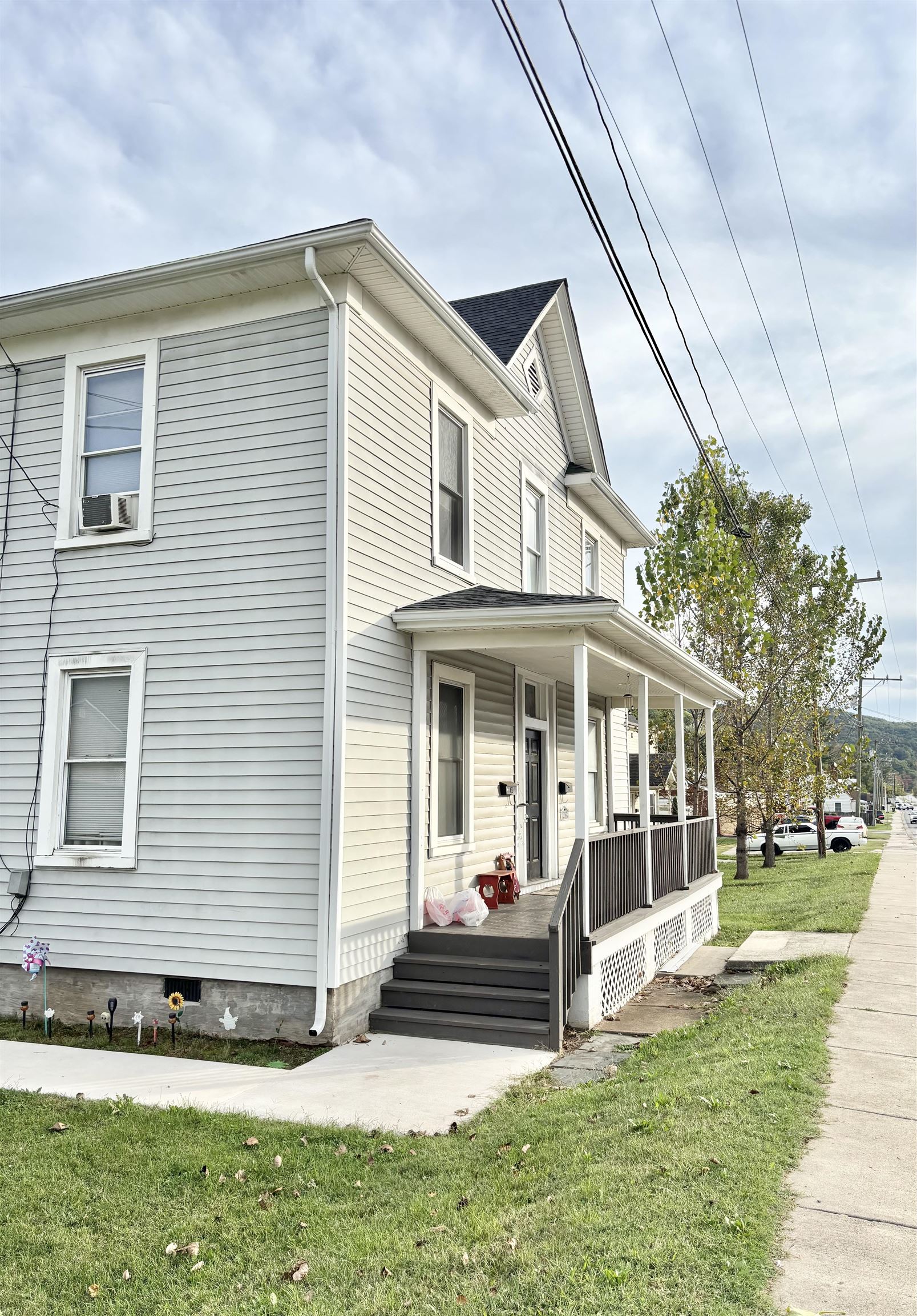 268 N DELPHINE AVE