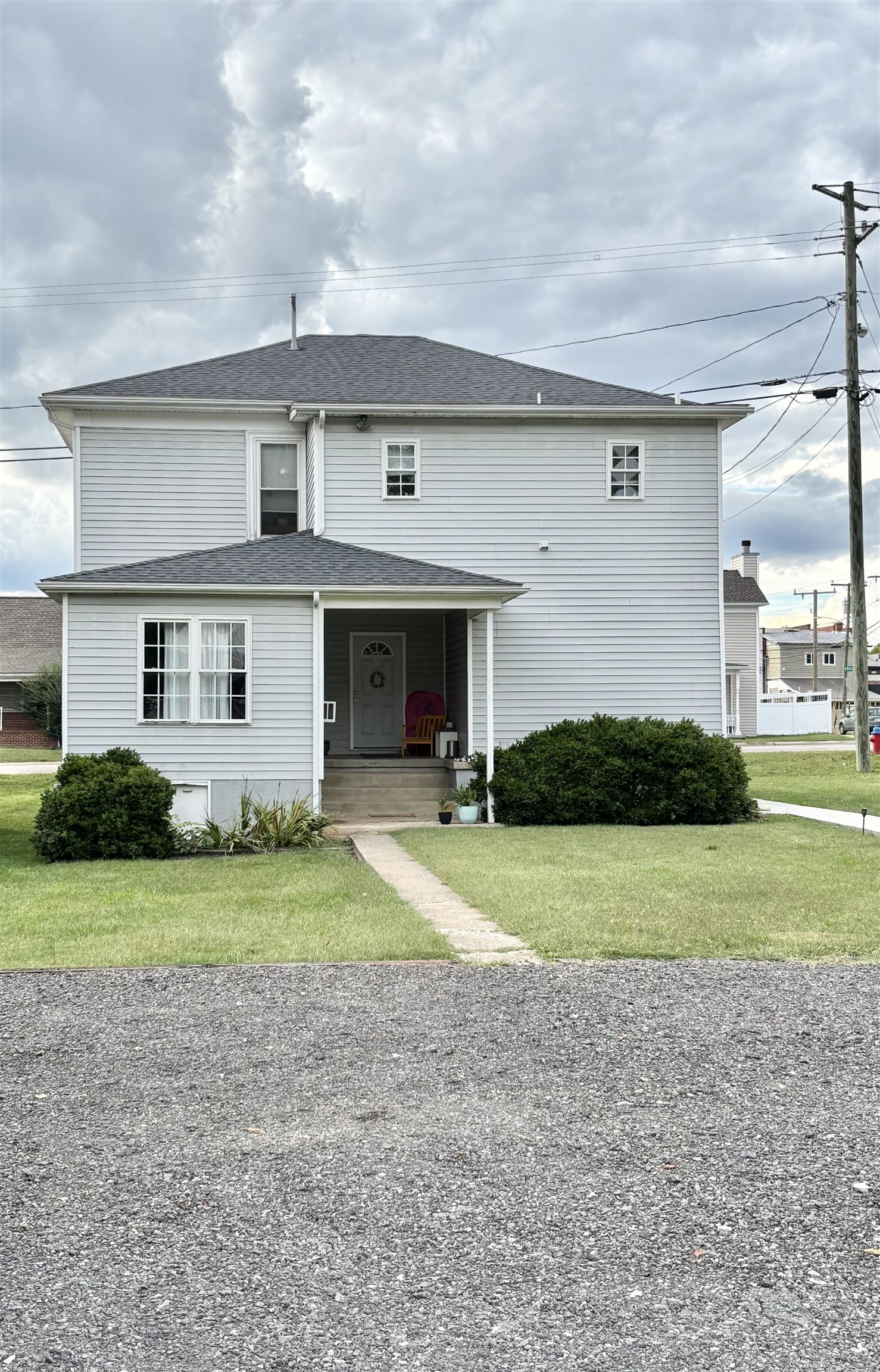 268 N DELPHINE AVE