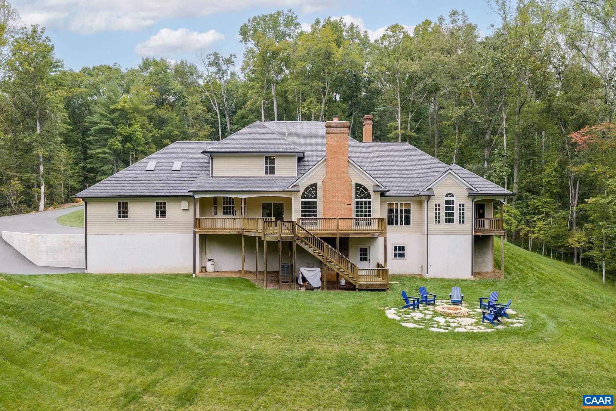 3395 BROOKSIDE DR