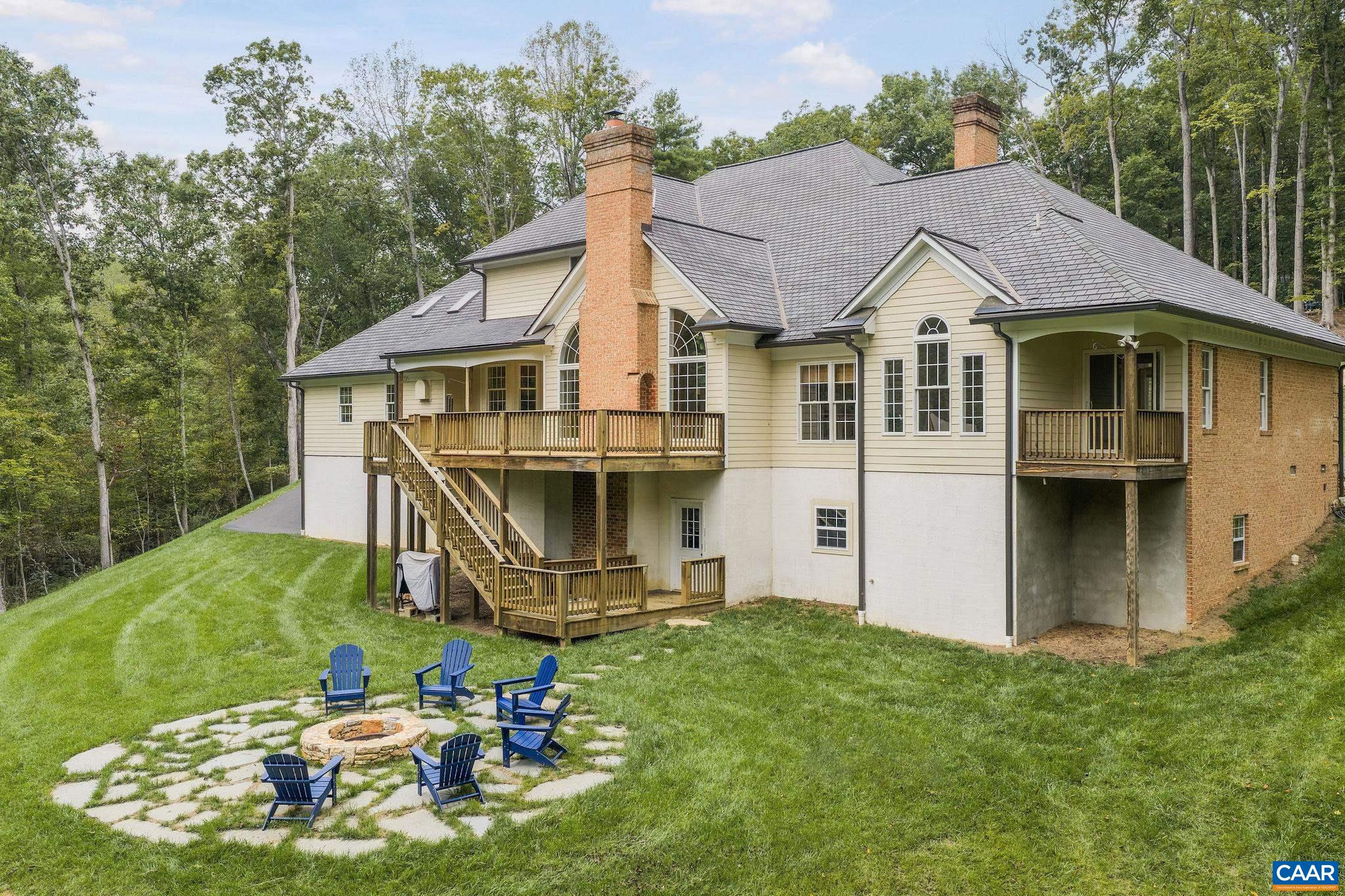 3395 BROOKSIDE DR