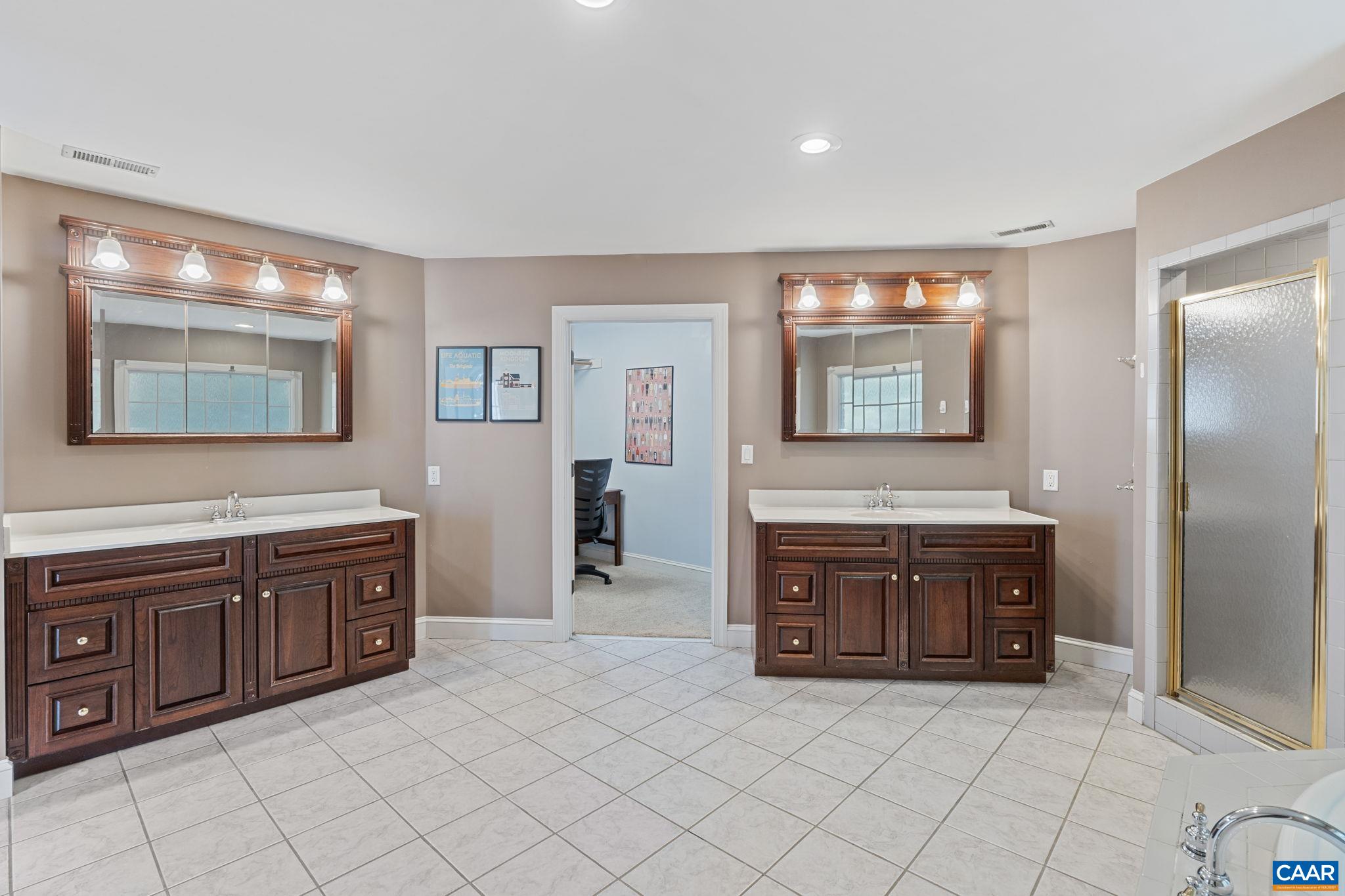 2370 WALNUT RIDGE LN