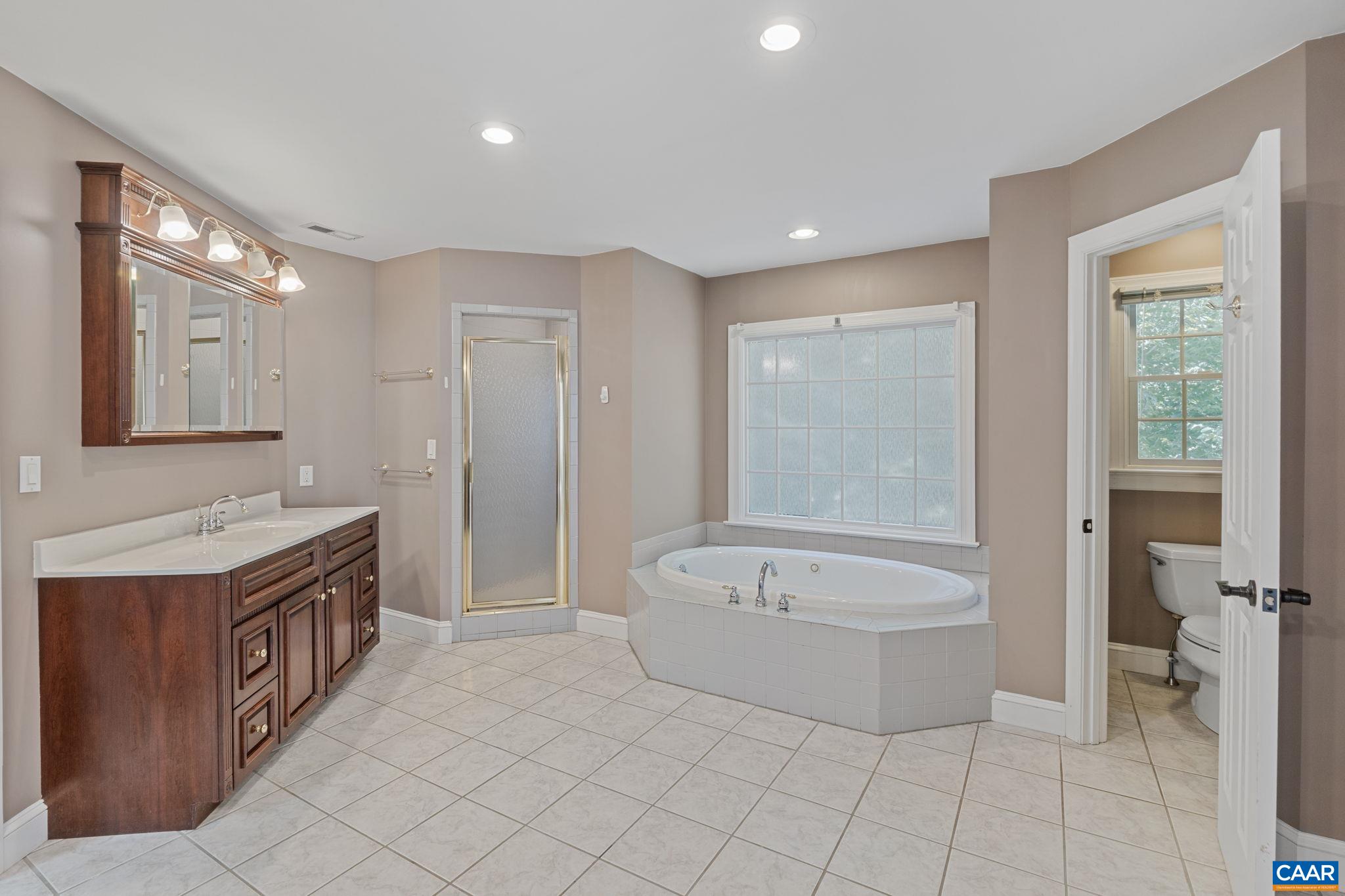 2370 WALNUT RIDGE LN