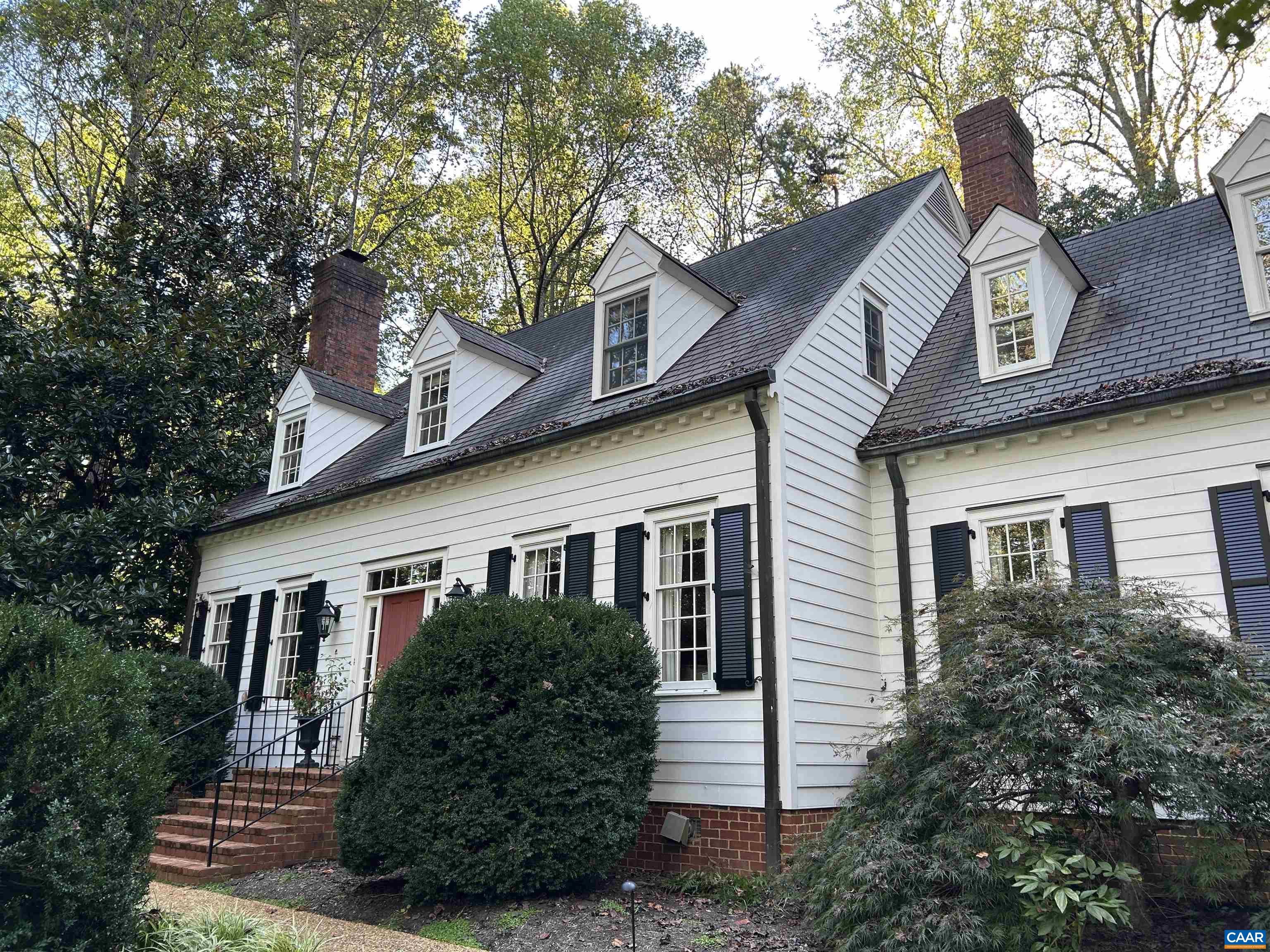 421 ROOKWOOD DR