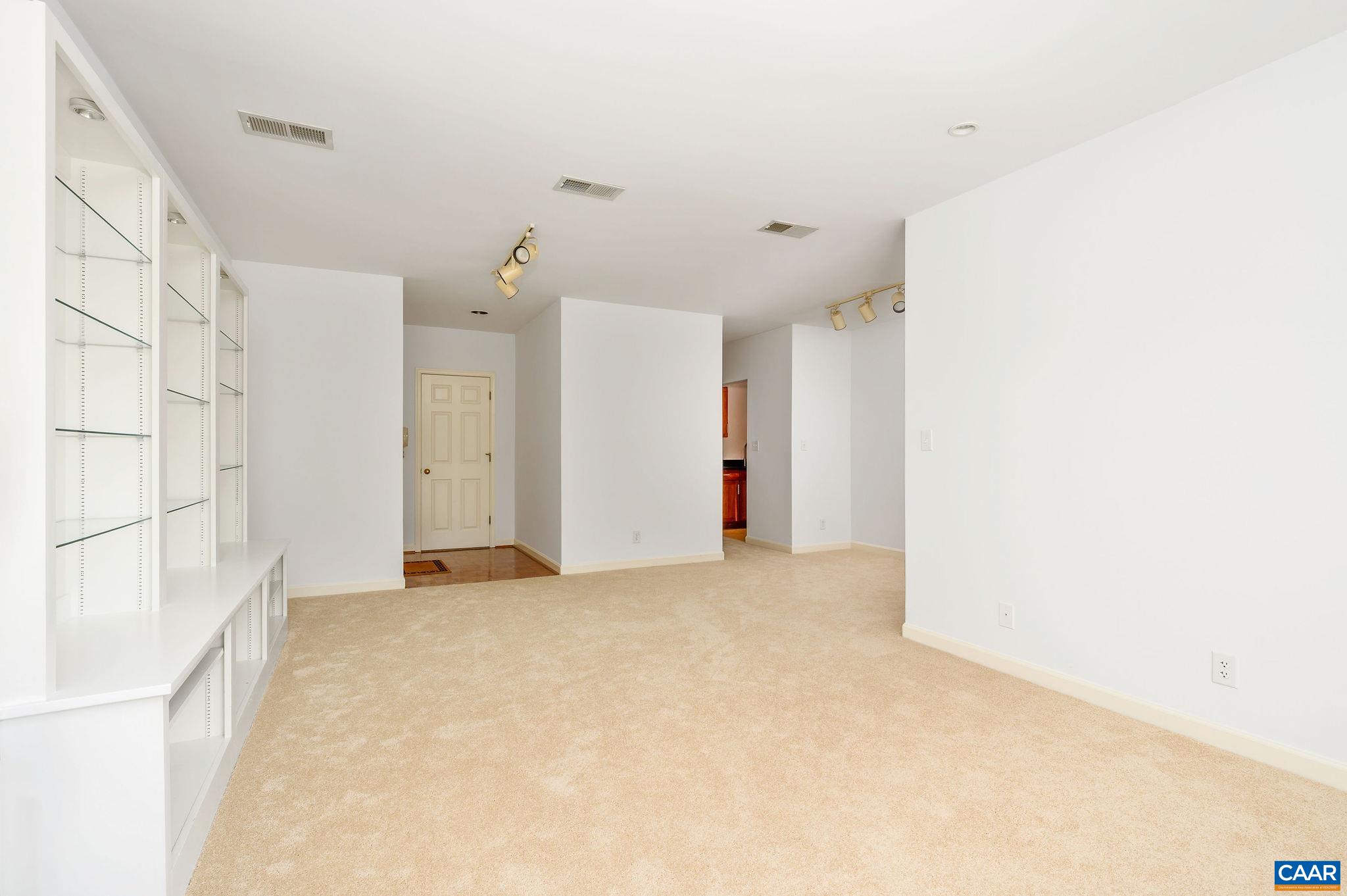 408 E MARKET ST Unit: 305