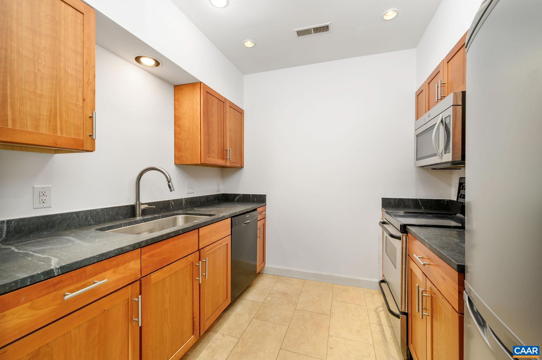 408 E MARKET ST Unit: 305