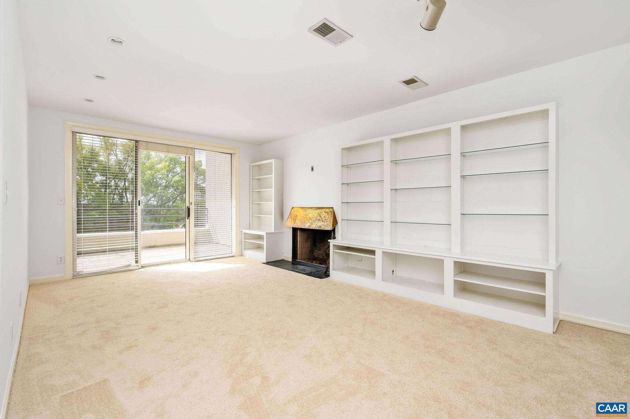 408 E MARKET ST Unit: 305