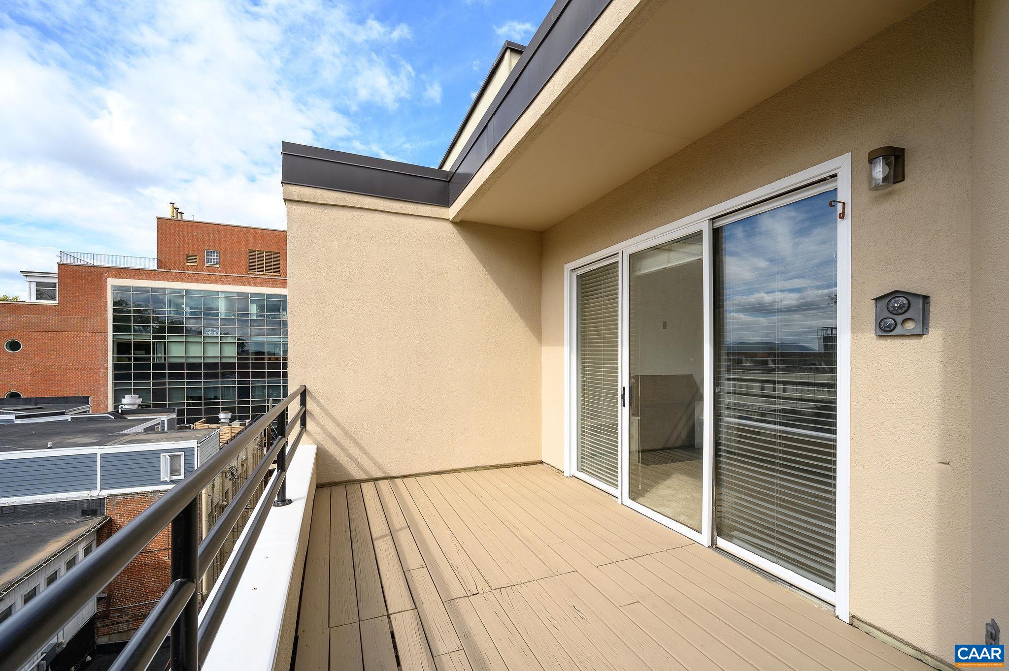 408 E MARKET ST Unit: 305