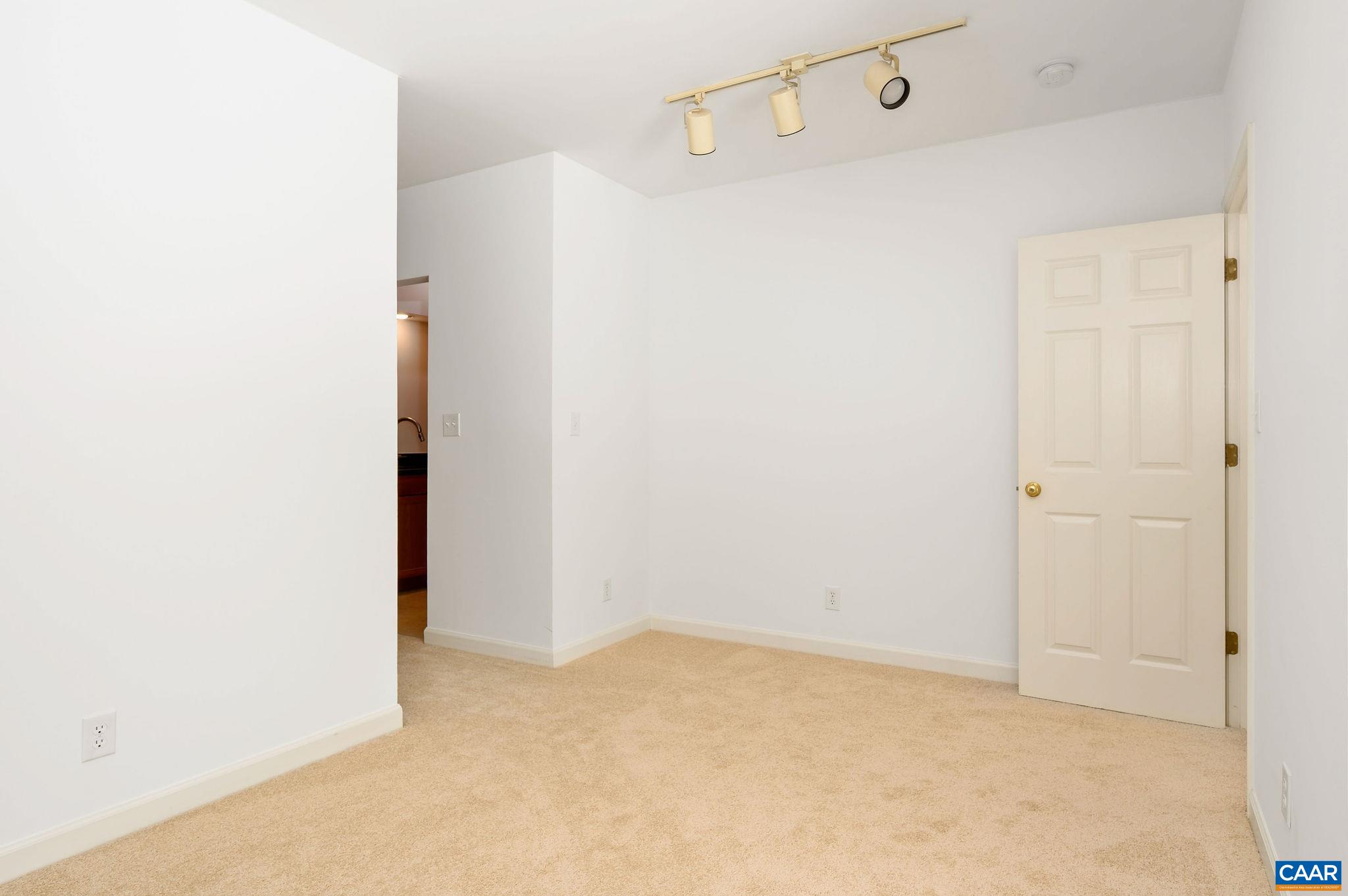 408 E MARKET ST Unit: 305