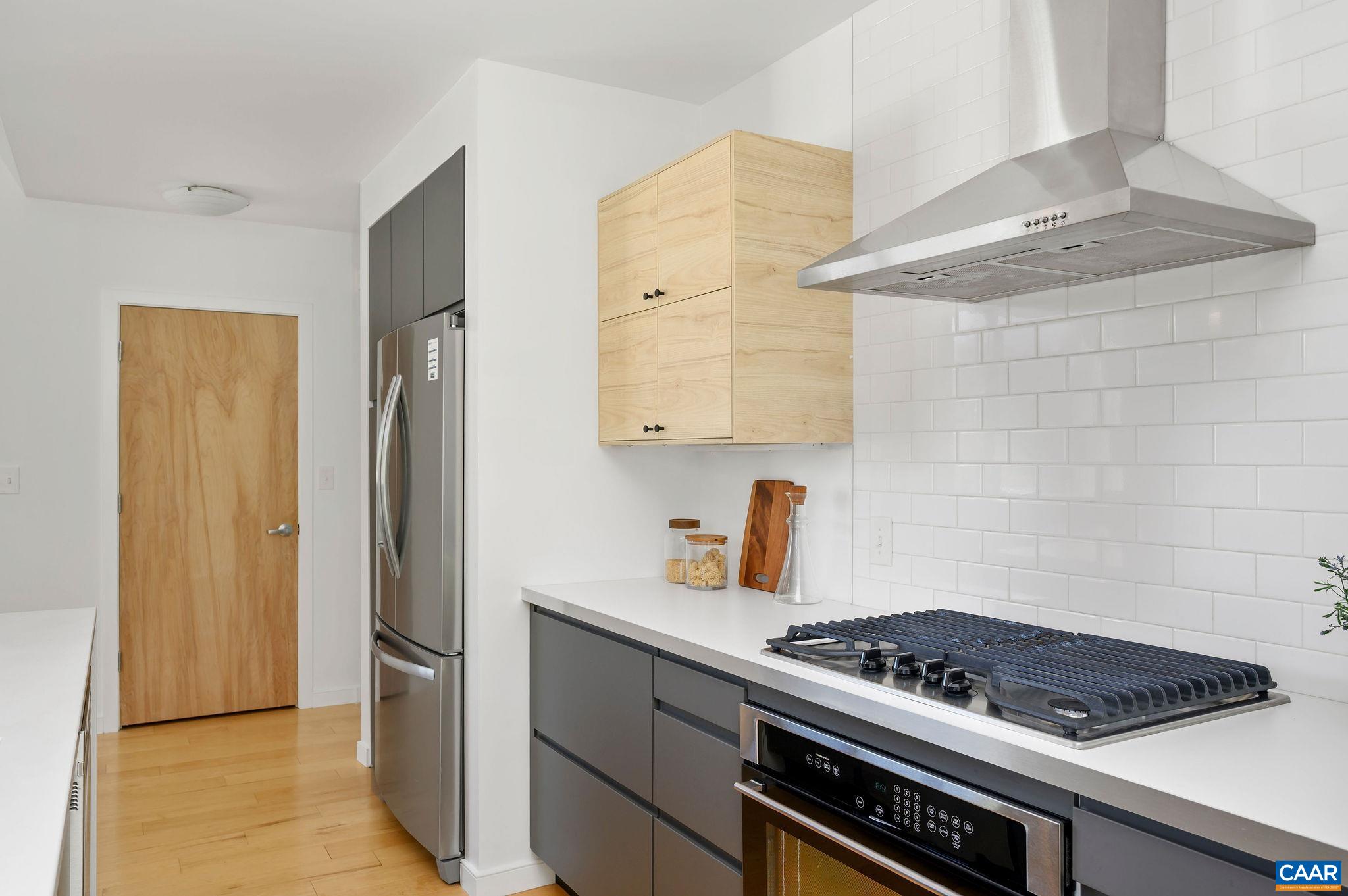 1130 E HIGH ST Unit: J