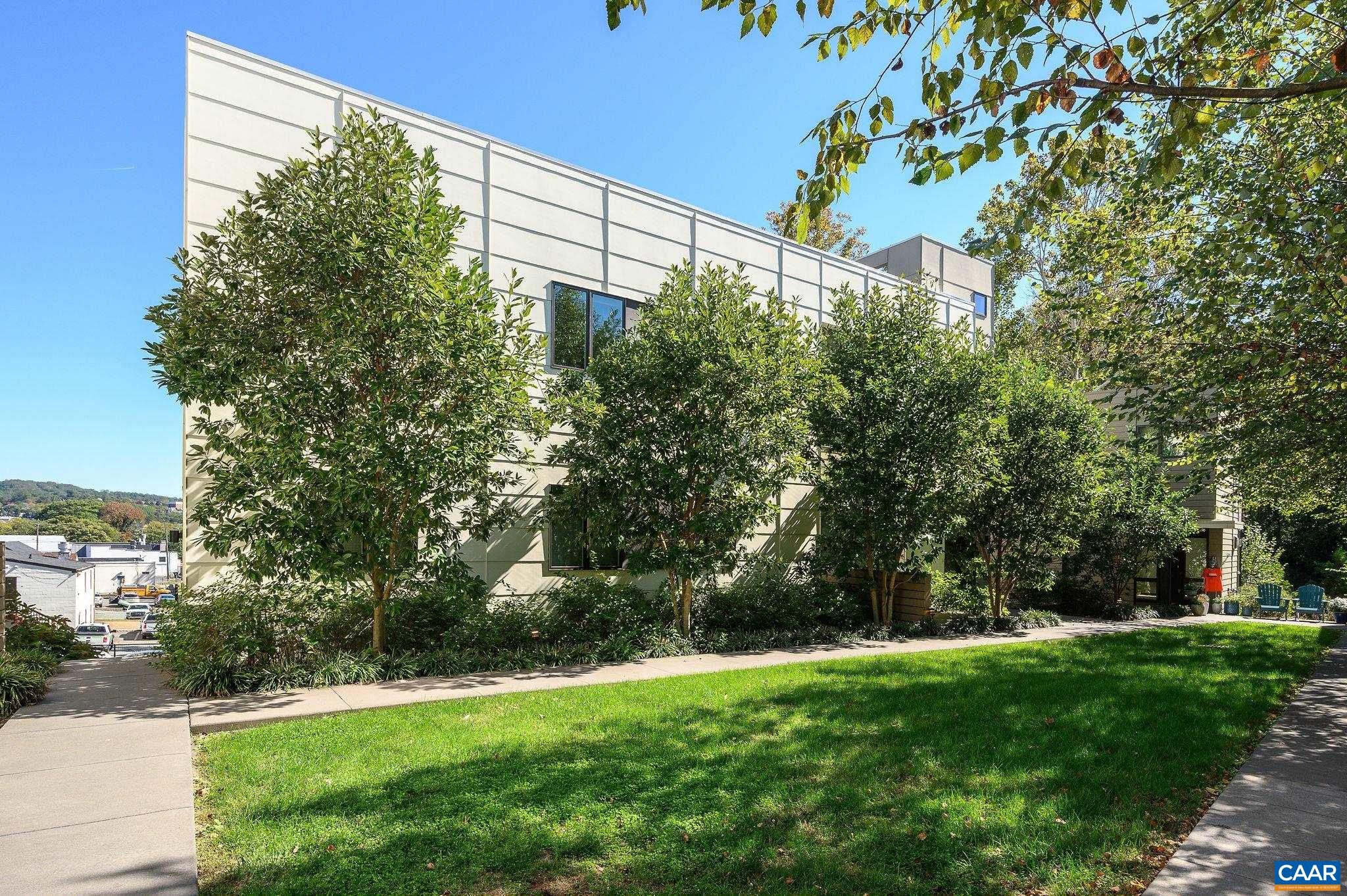 1130 E HIGH ST Unit: J