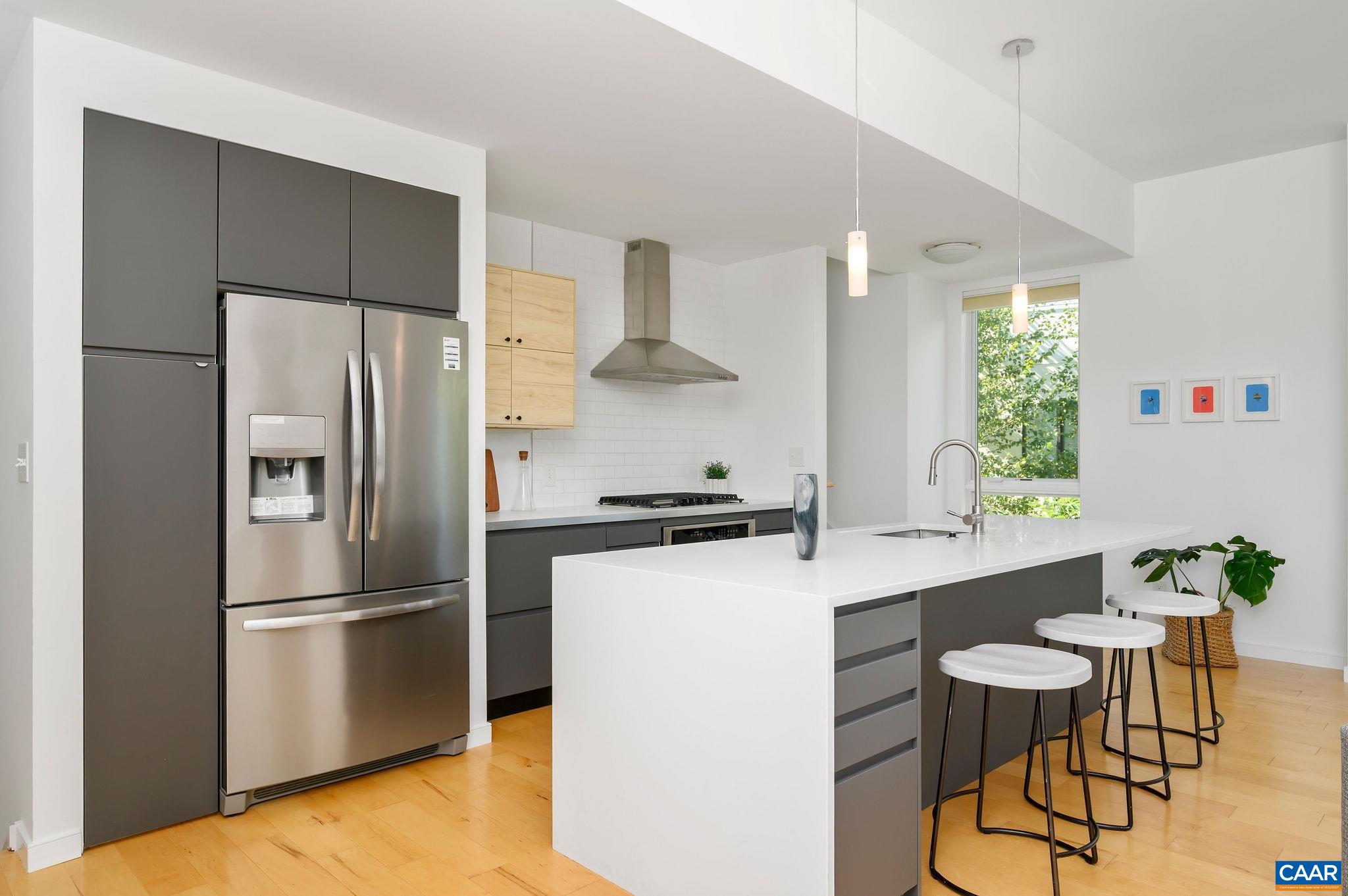 1130 E HIGH ST Unit: J