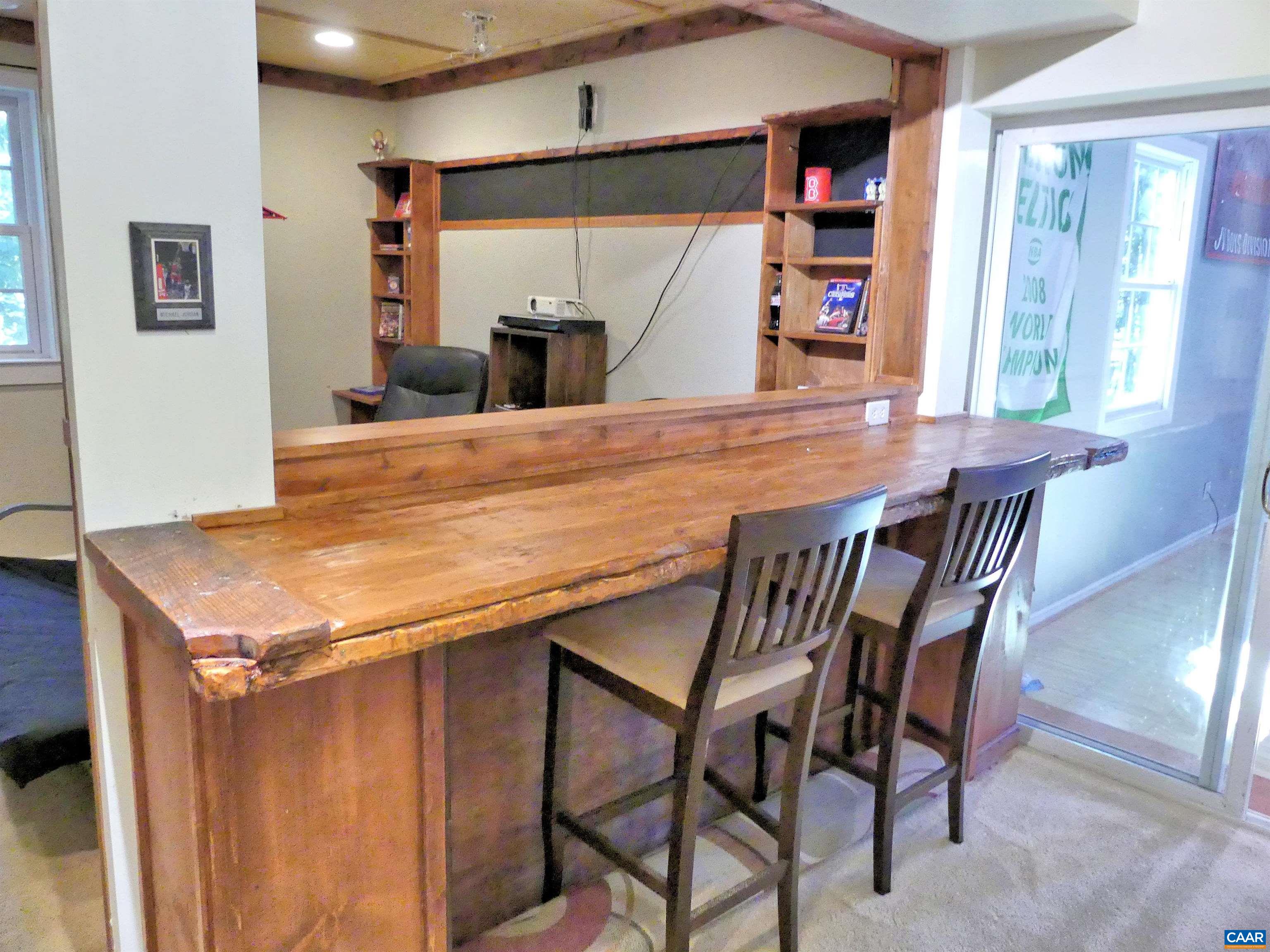 4599 WOODS EDGE CT