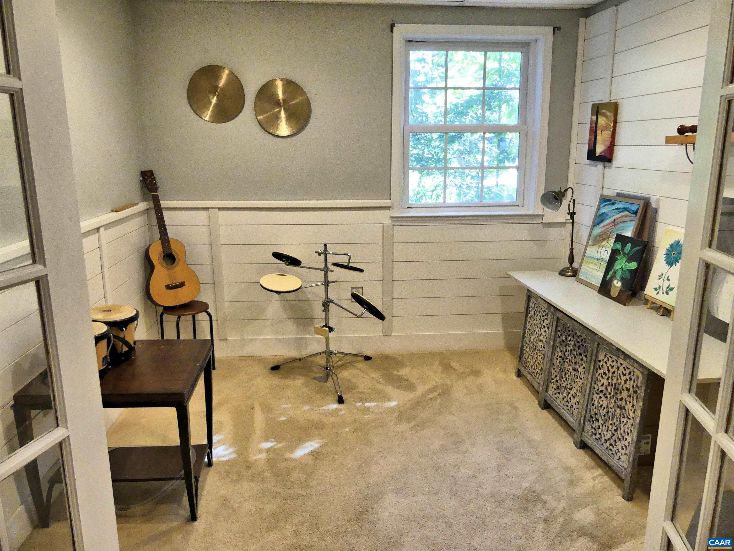 4599 WOODS EDGE CT