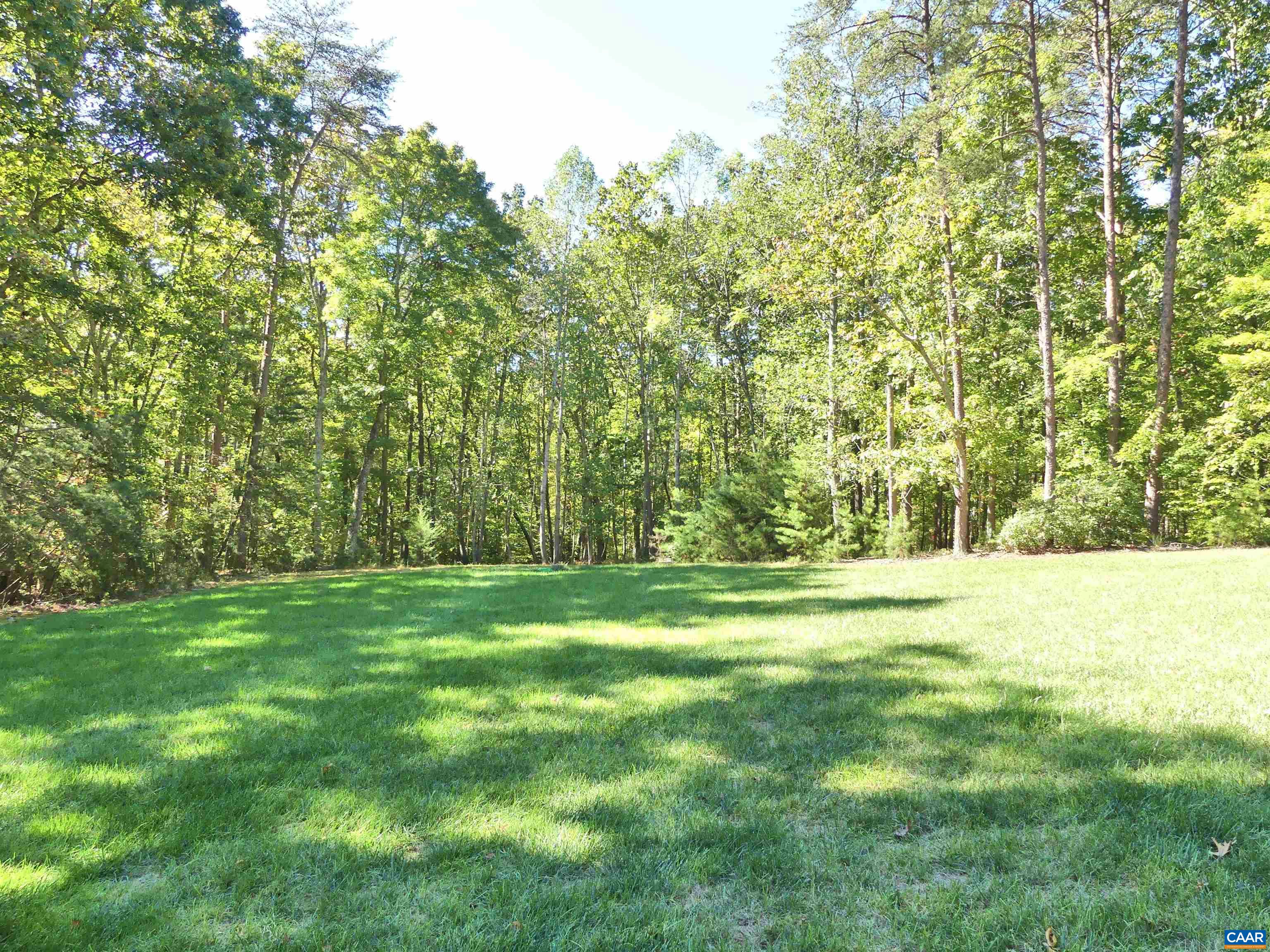 4599 WOODS EDGE CT