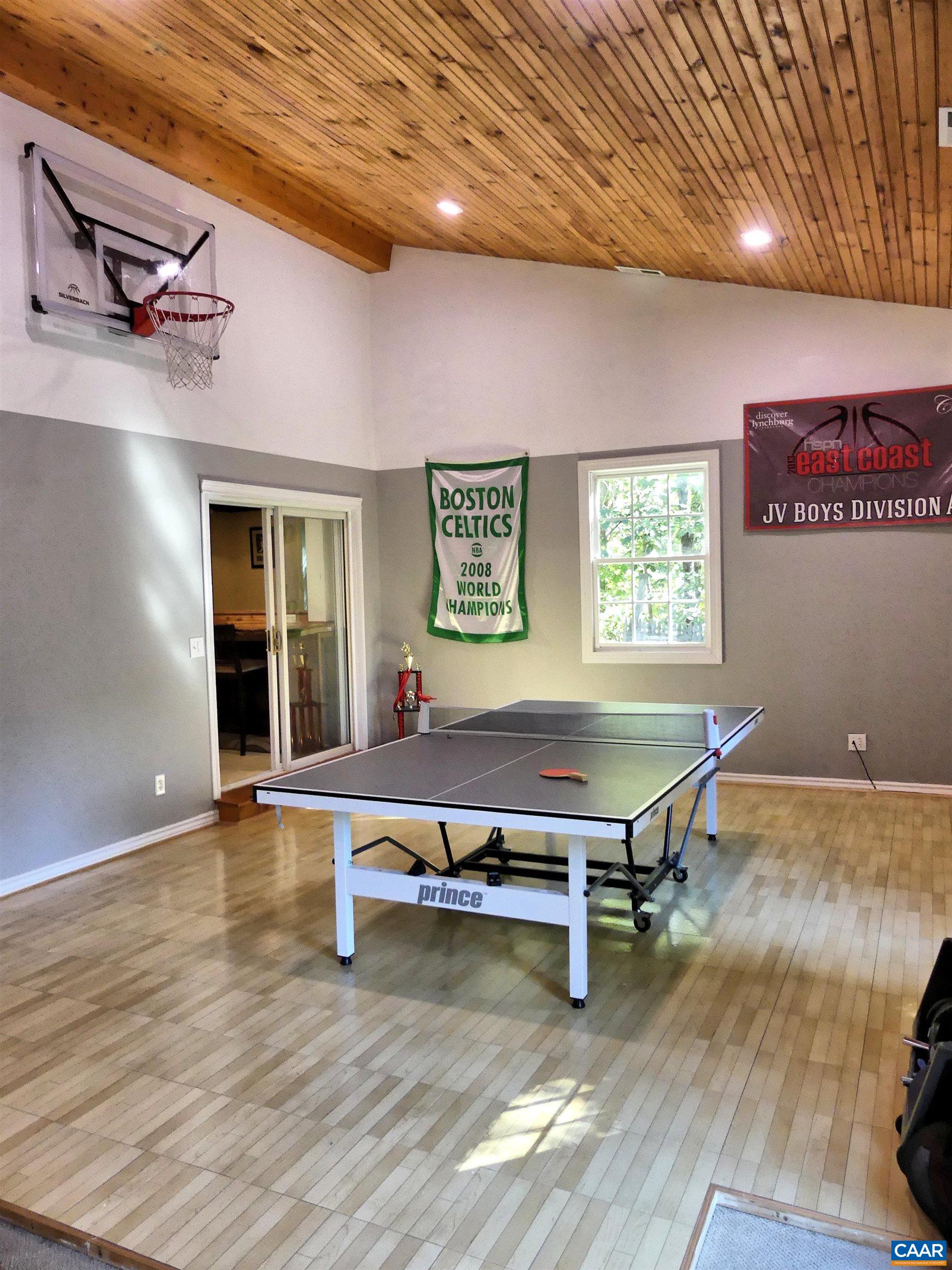 4599 WOODS EDGE CT