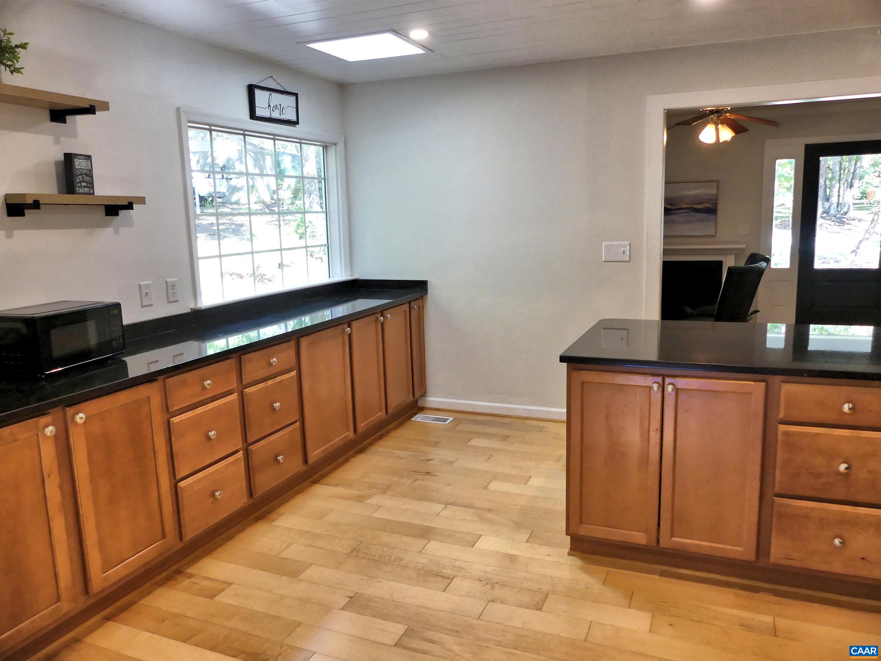 4599 WOODS EDGE CT