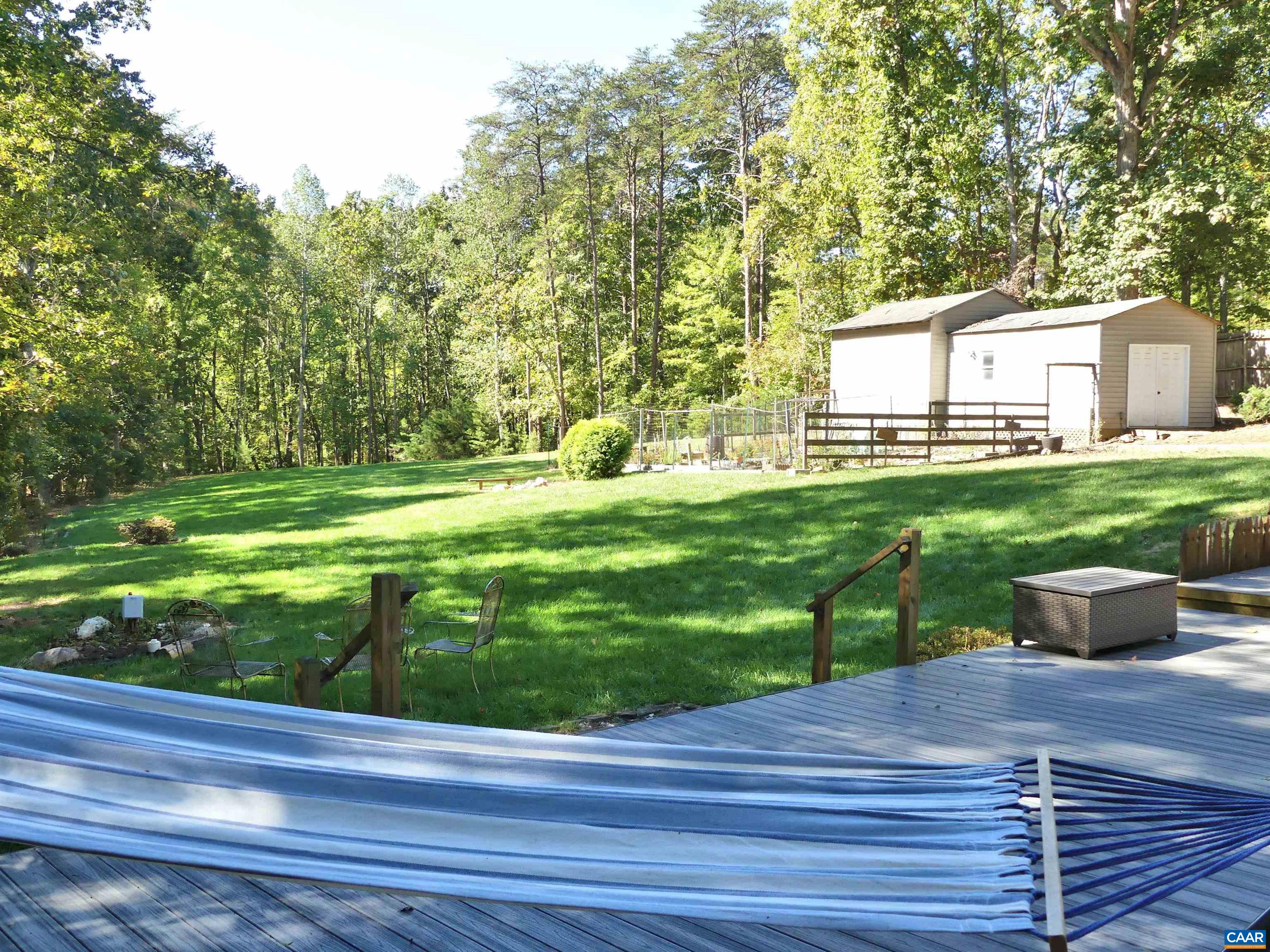 4599 WOODS EDGE CT